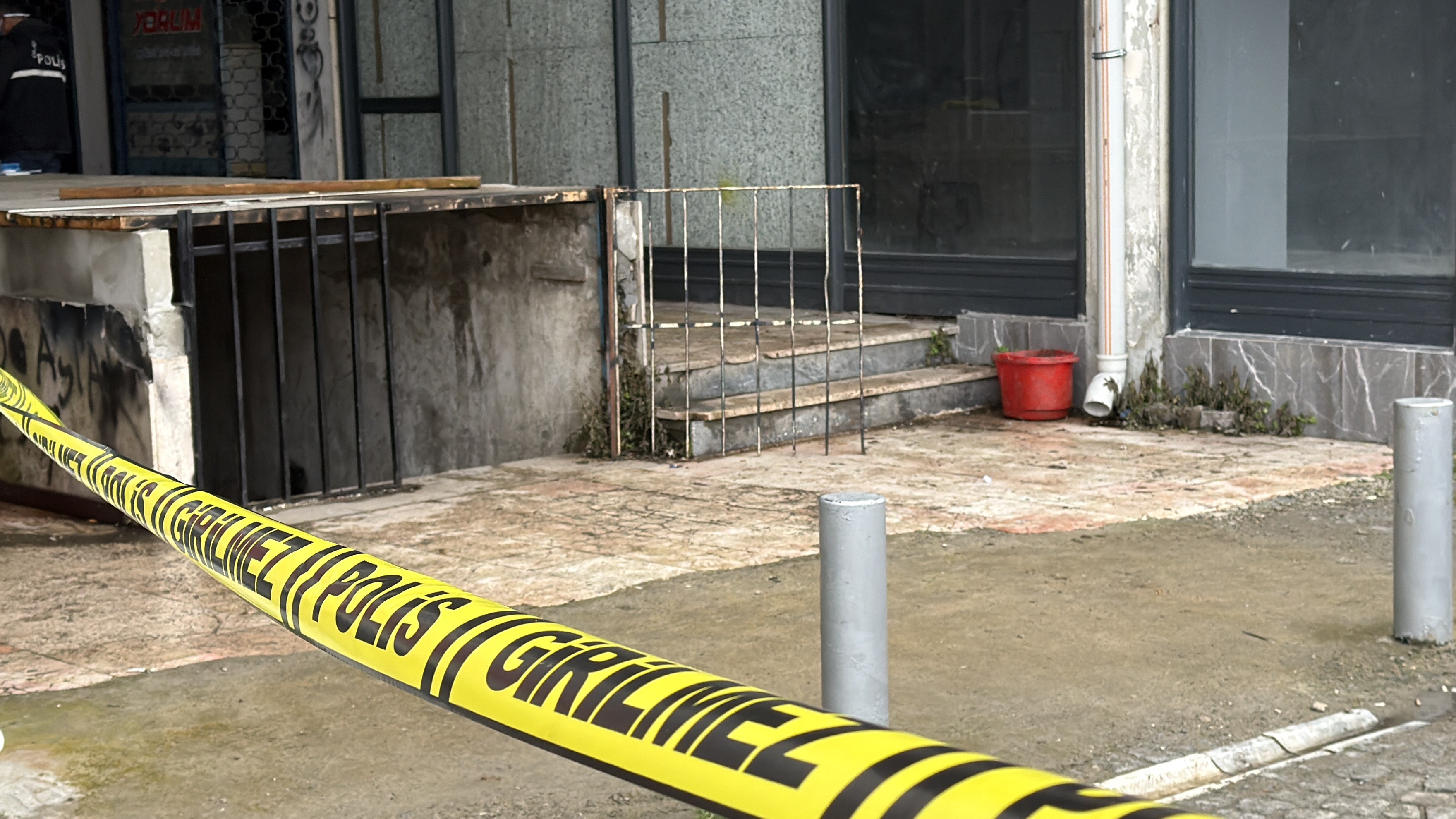 Pasaj Bodrumunda Erkek Cesedi Bulundu! 03