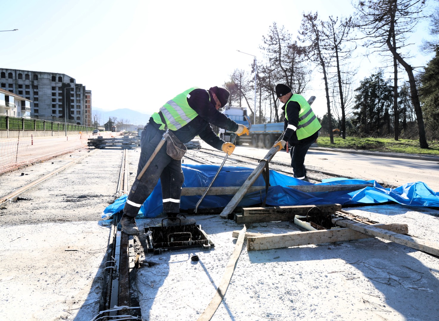 Raylar Tam Yol Kartepe'ye Doğru Döşeniyor (2)