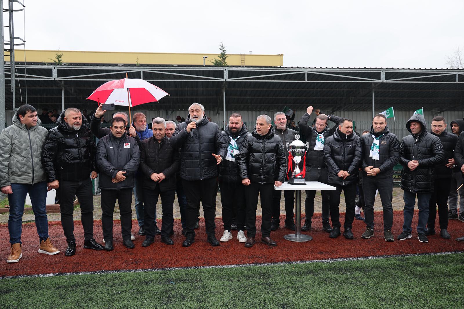 Şampiyon Kandıra Gençlerbirliği Kupasını Aldı (2)