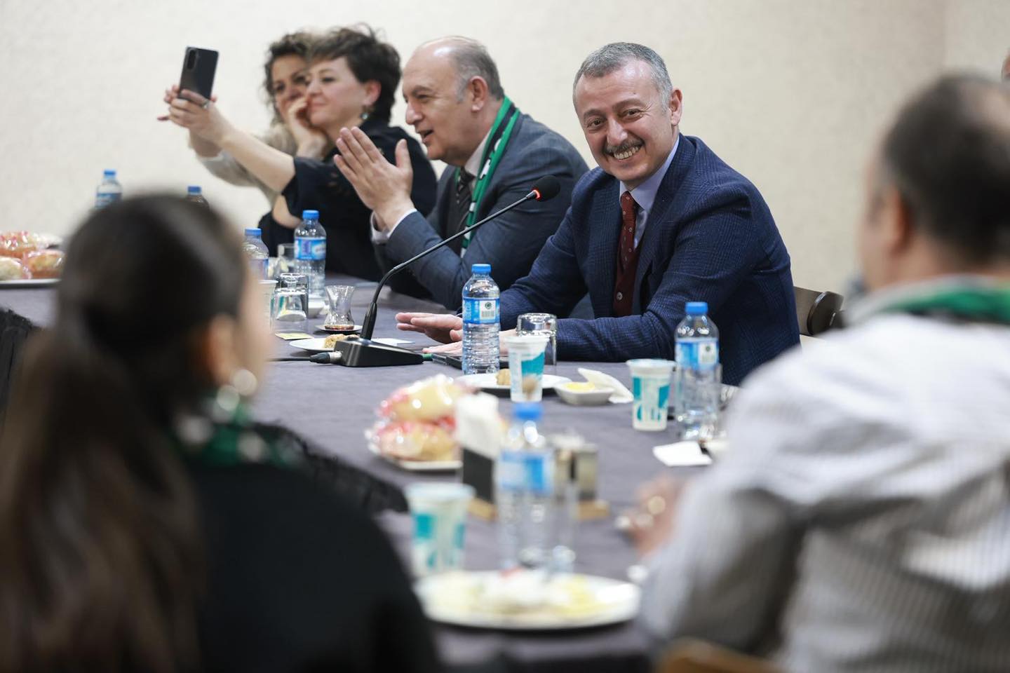 Şampiyonluk Kutlamalarına Damga Vuran Koro, Başkan Büyükakın’la Buluştu (1)