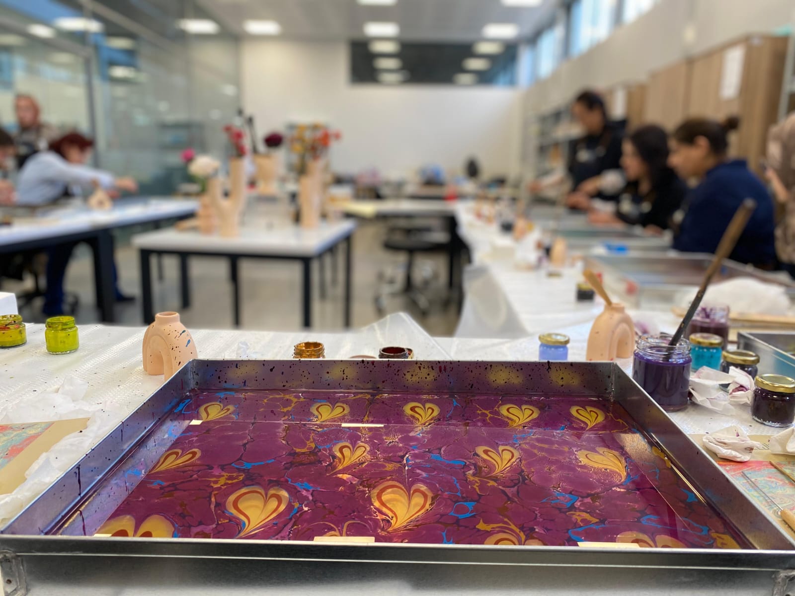 Seka Sanat İhtisas Merkezi, 2025’Te 13 Sergi Ve Birçok Atölye Etkinliğiyle 31 Bin 793 Kişiyi Sanatla Buluşturdu (1)-1