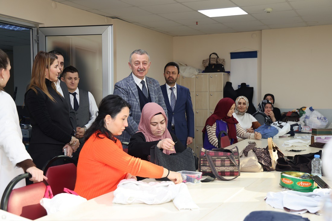 Tahir Büyükakın’dan Ko Mek’e Ziyaret “Eğitim Her Yaşa Dokunuyor” 1