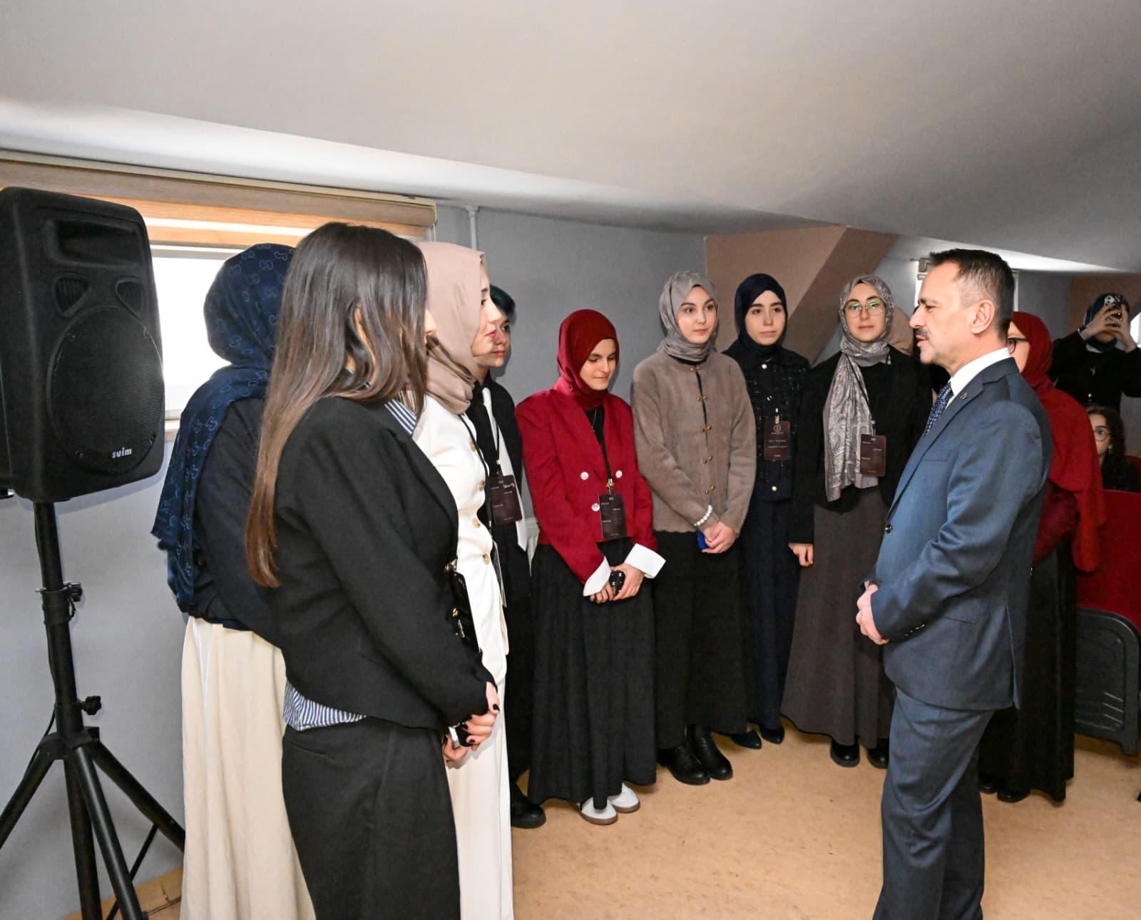 Vali Aktaş, Maki̇f’in Dünya İkincisi Öğrencilerini Kutladı (2)