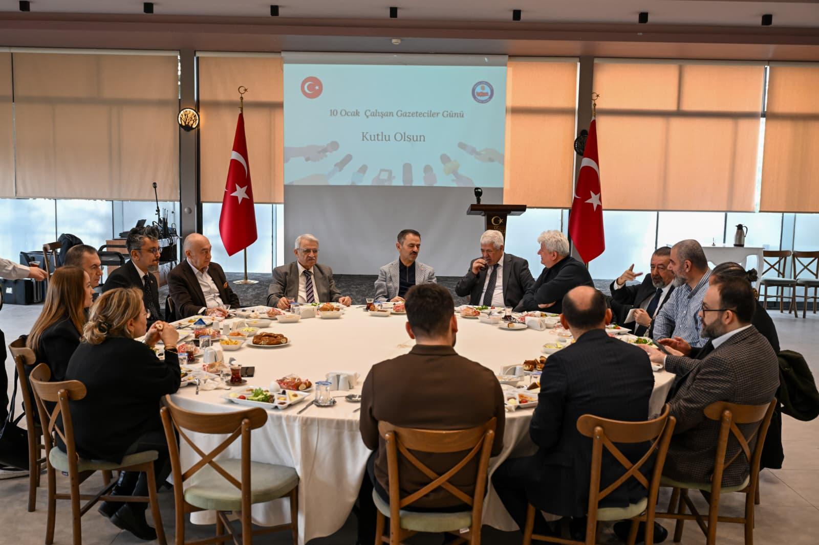 Vali İlhami Aktaş, Gazeteciler Günü’nde Basın Mensuplarıyla Buluştu 2