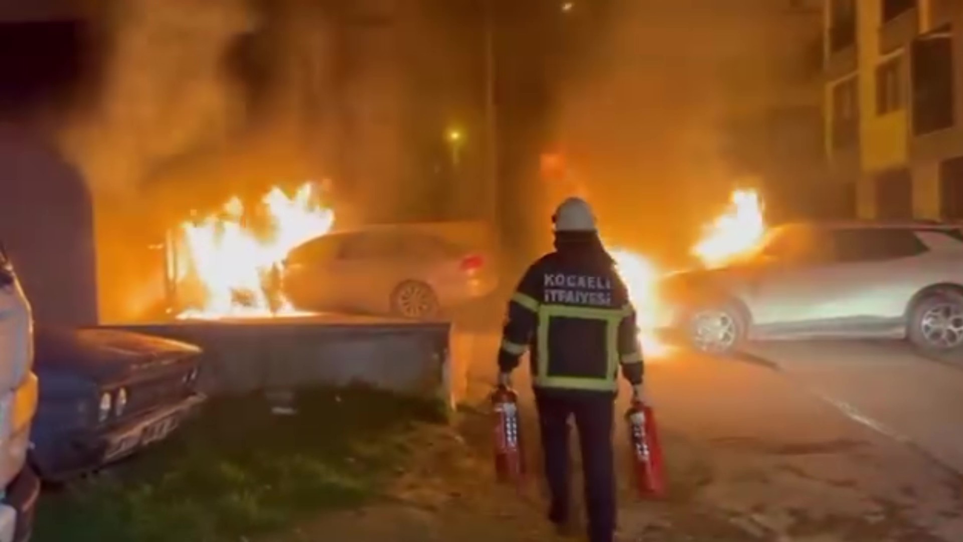 Yanındaki Araç Da Hasar Gördü (1)