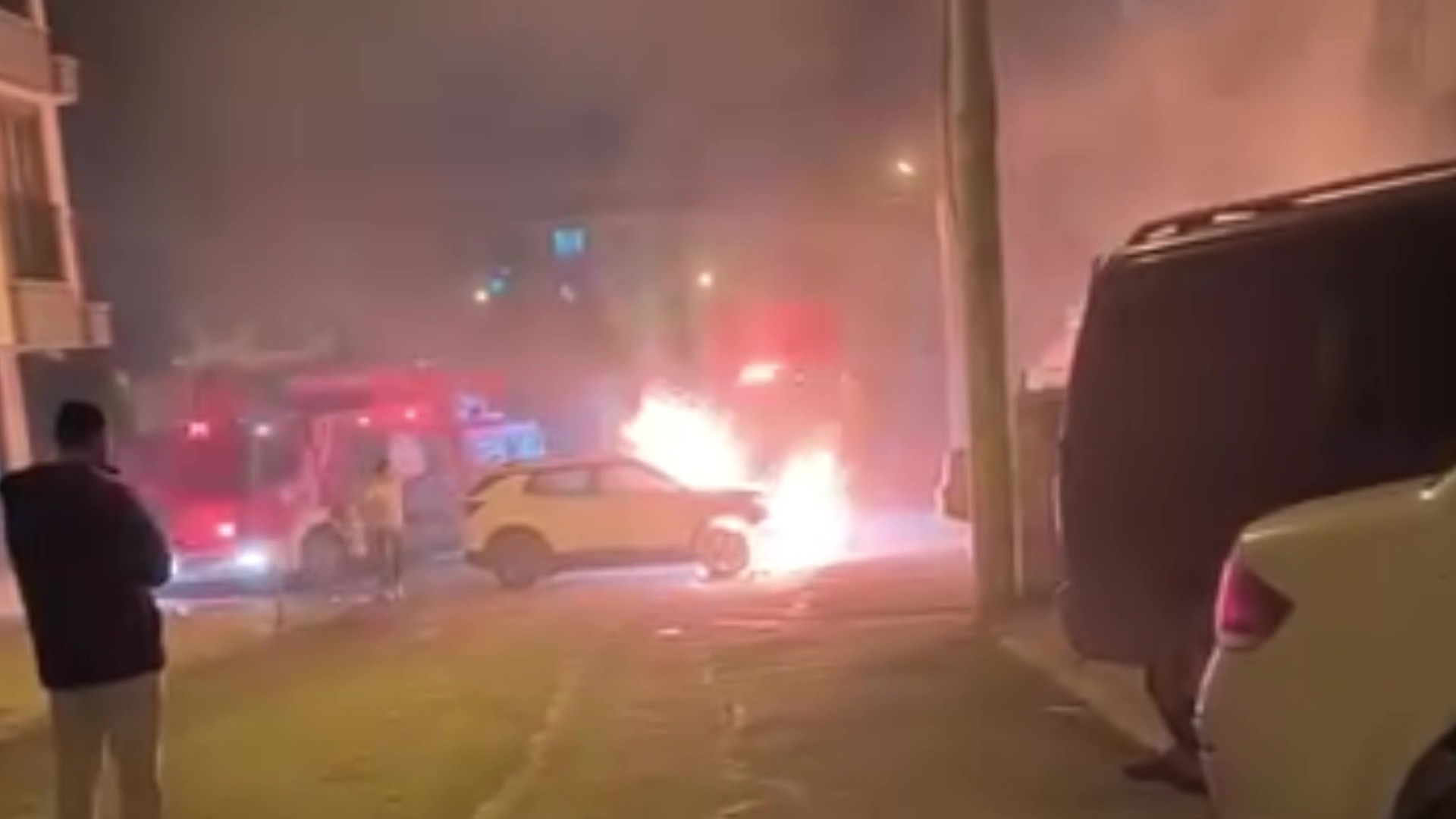 Yanındaki Araç Da Hasar Gördü (3)