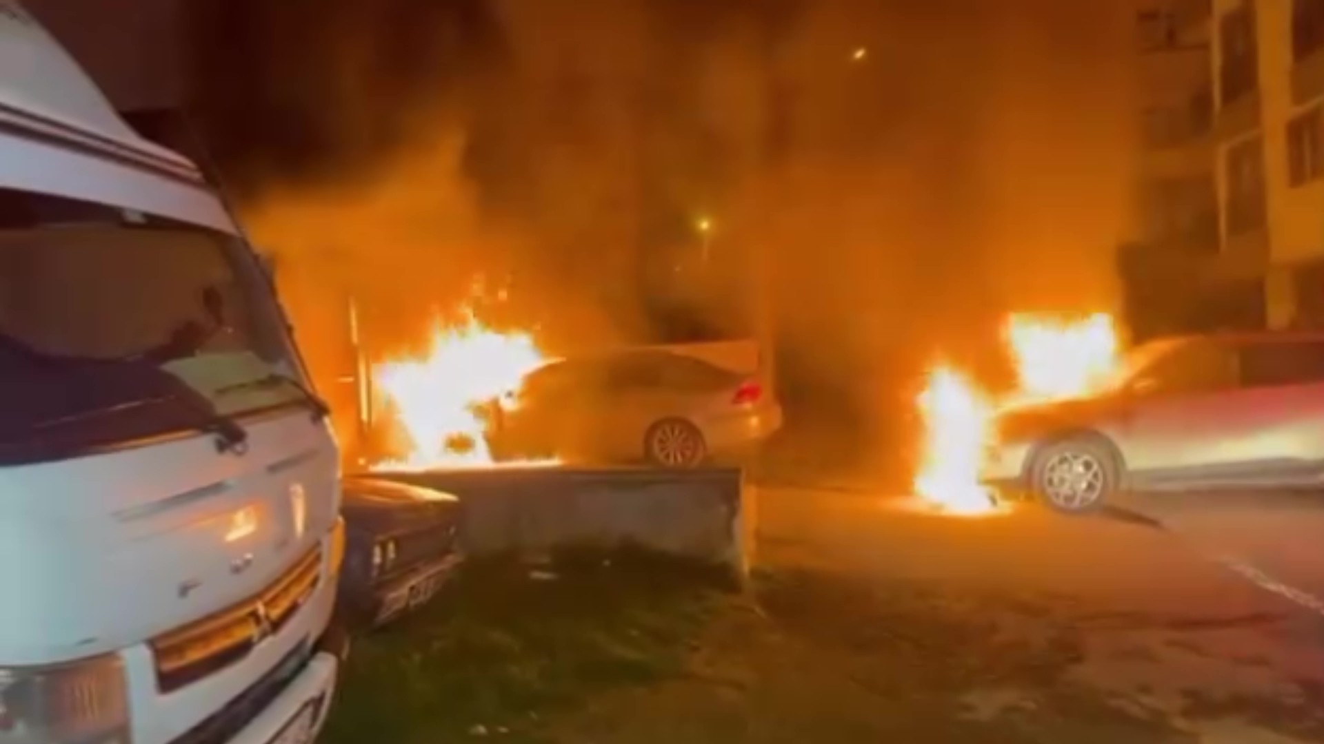 Yanındaki Araç Da Hasar Gördü (4)