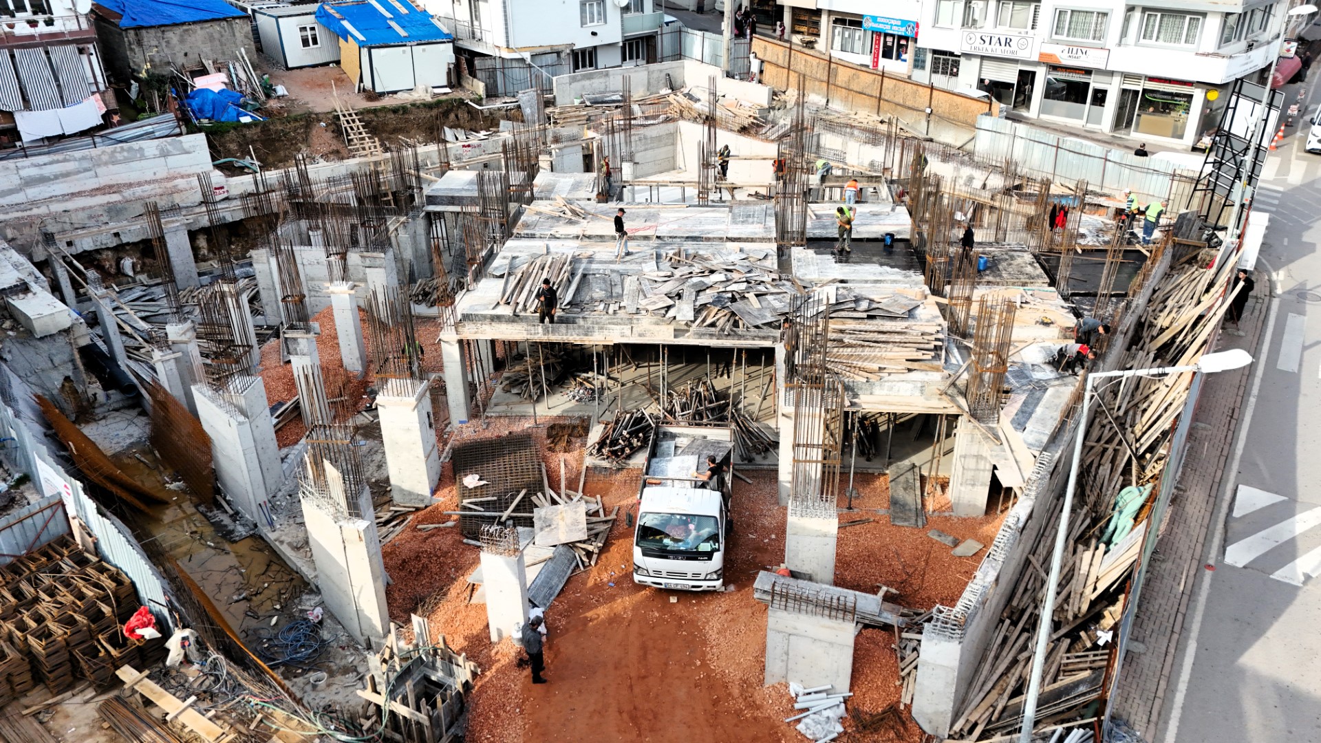 Yeni Kuruçeşme Merkez Camii Hızla Yükseliyor (1) (Büyük)
