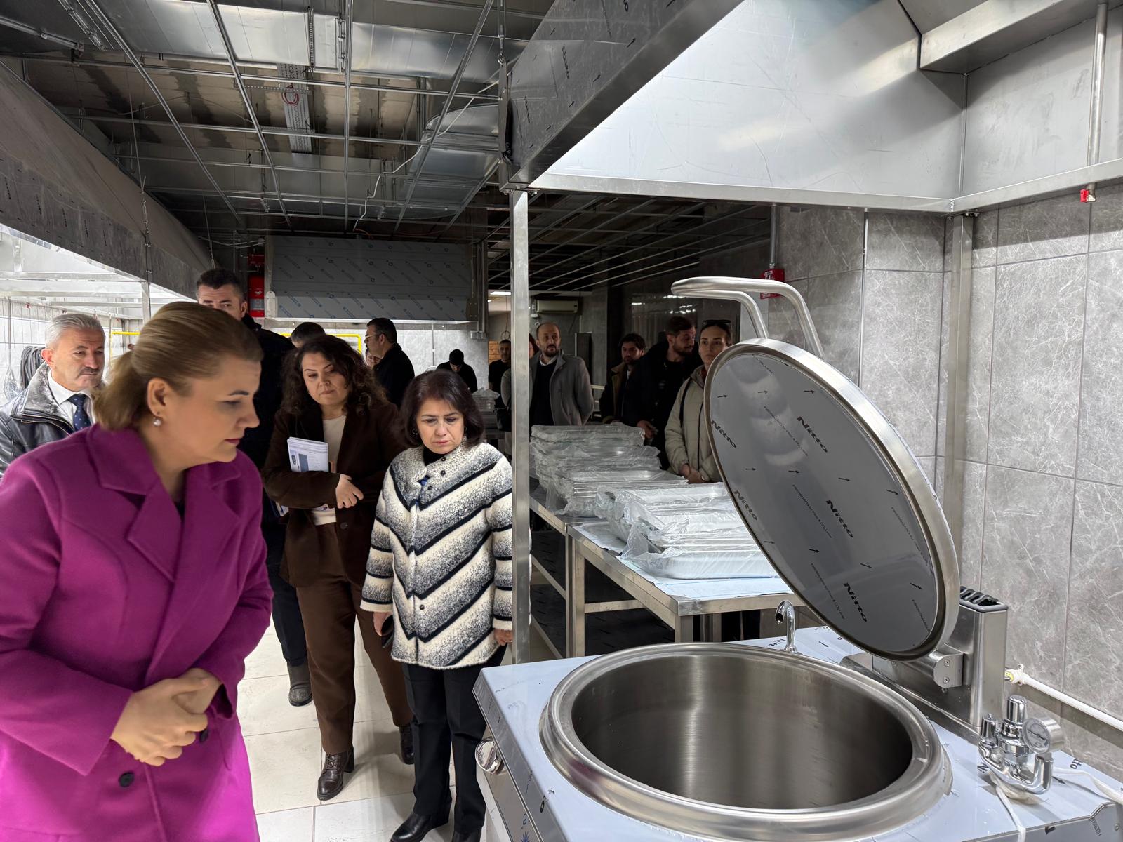 Yenilenen Asevi Ile Dayanisma Sofralari Daha Da Büyüyecek (3)