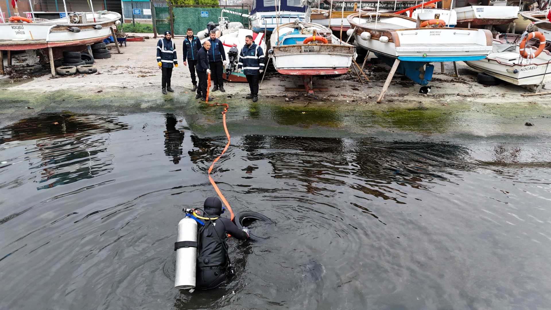 50 Araç Lasti̇ği̇ Çikarildi (7)