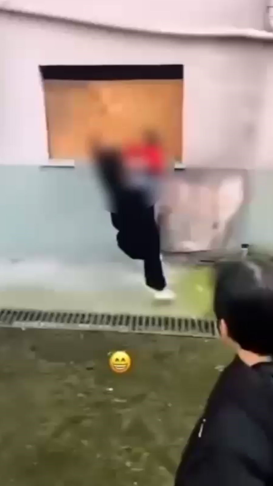 Akran Zorbaliği Görüntüleri̇ Ortaya Çikti, Sosyal Medya Ayağa Kalkti! 01