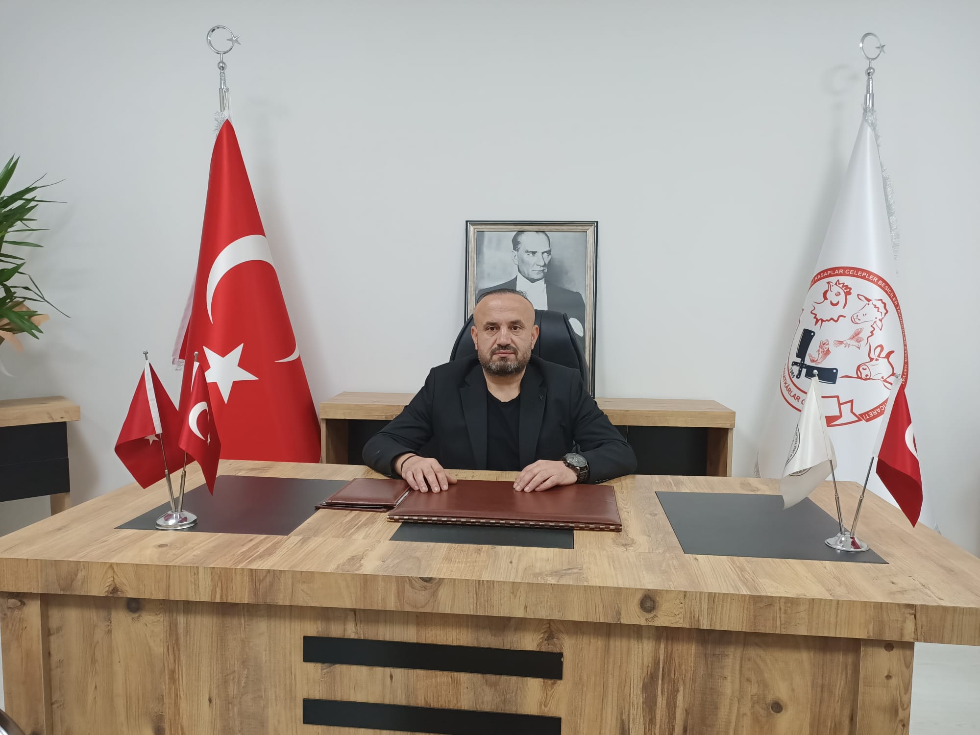 Ali̇ Demi̇r Vatandaşlari Uyardi! Merdi̇ven Alti Ürünlere Di̇kkat 1