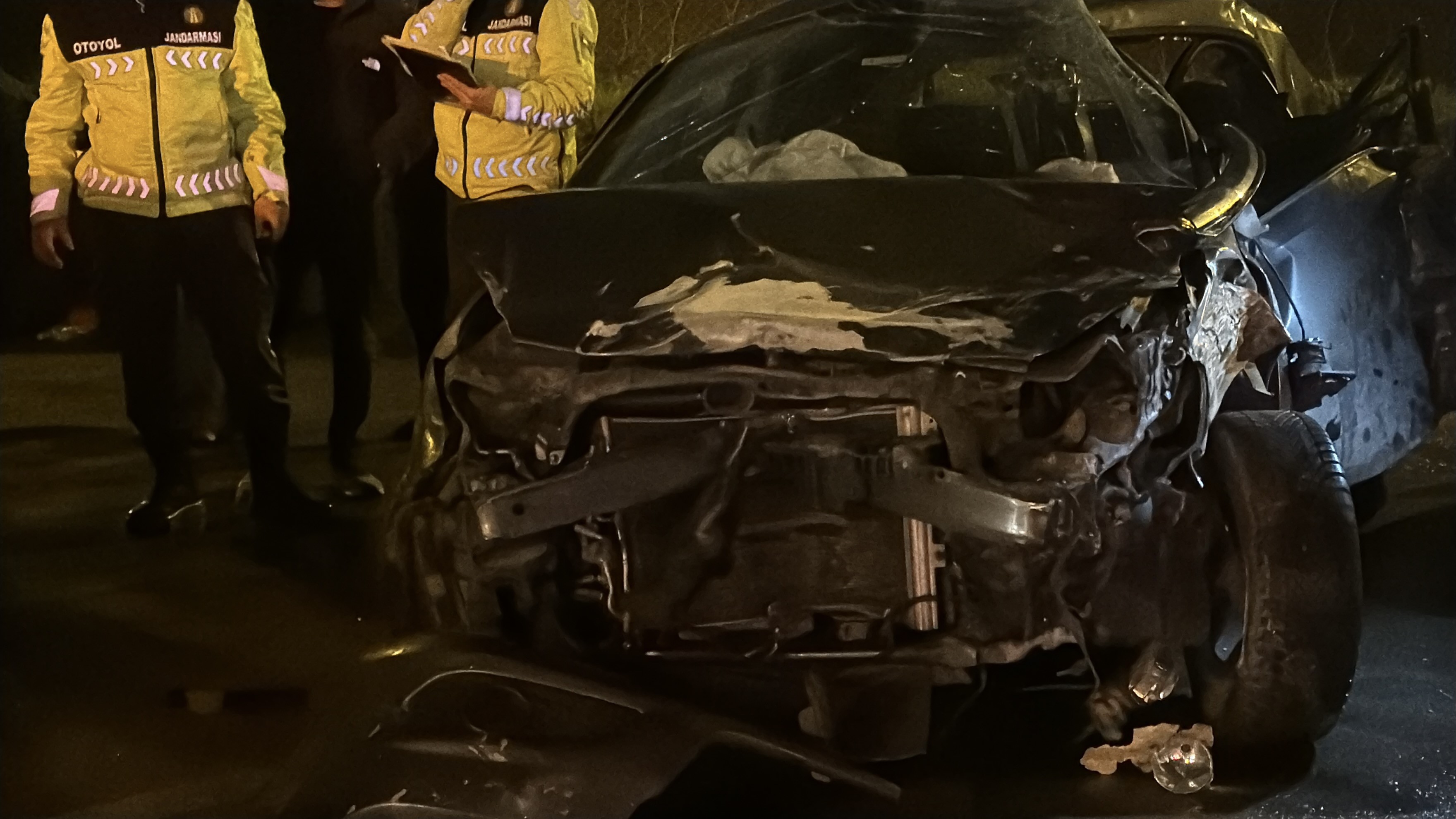 Anadolu Otoyolu'nda 16 Araç Bi̇rbi̇ne Gi̇rdi̇! Çok Sayida Yarali Var 05