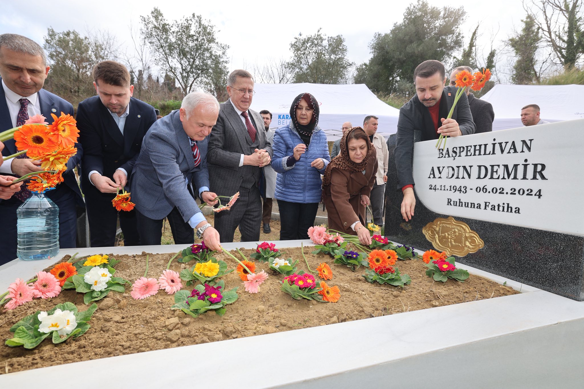 Aydin Demi̇r Karamürsel'de Mezari Başinda Anildi! 1