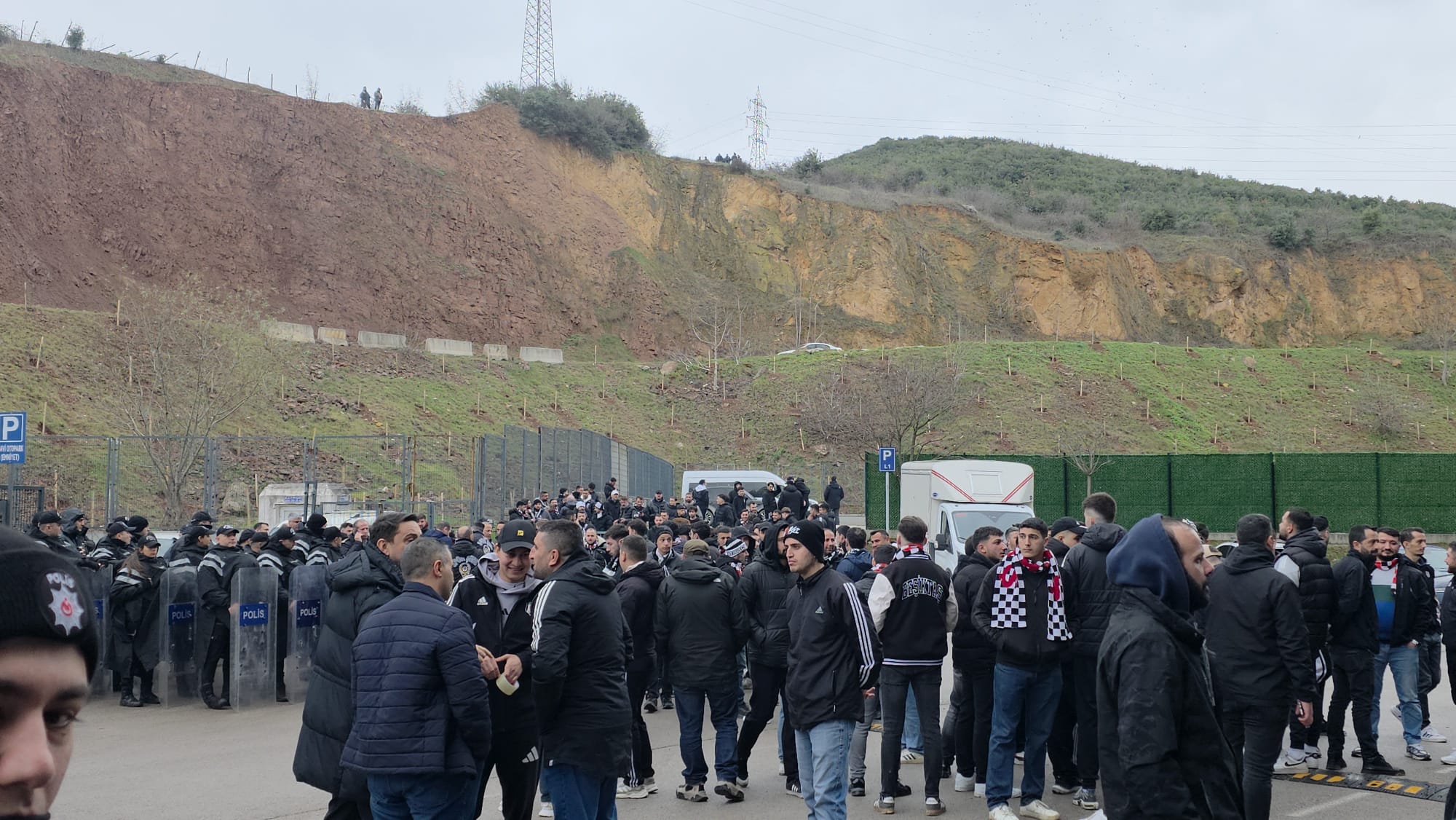 B E Ş İ K T A Ş 1