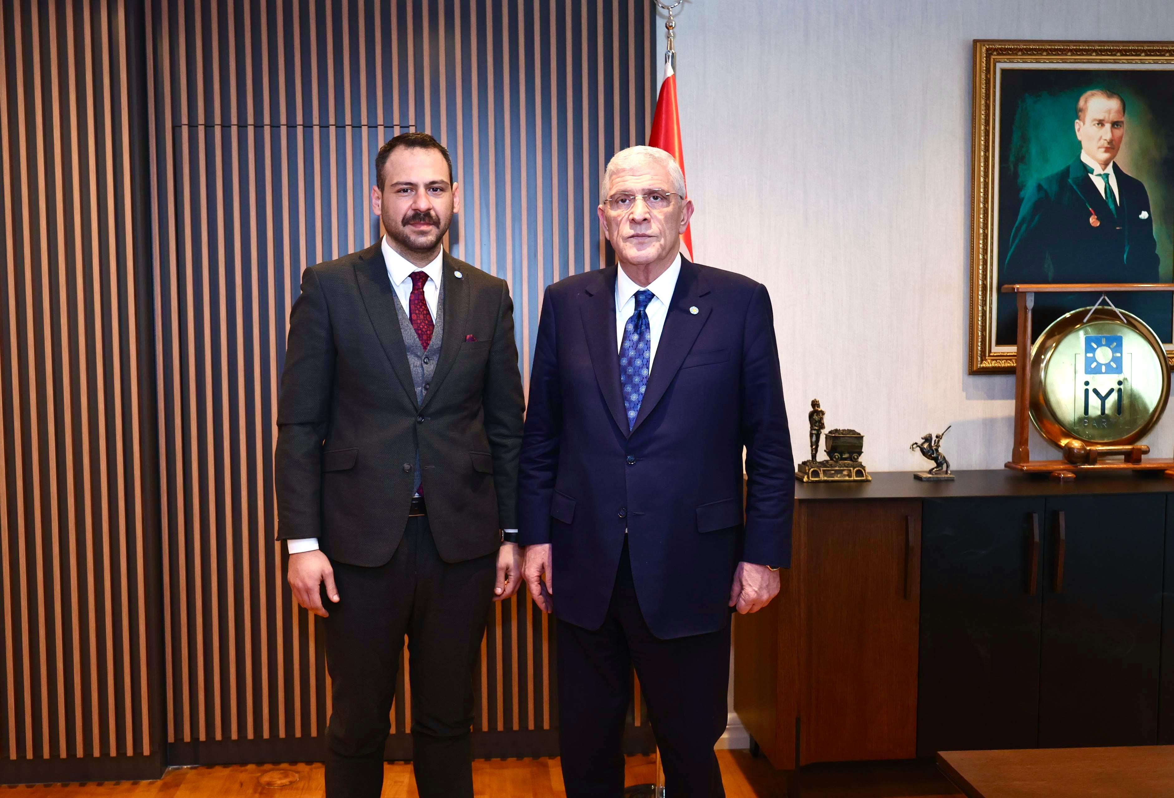 Bahadır Yaşar'dan Dervişoğlu'na Anlamlı Hediye!