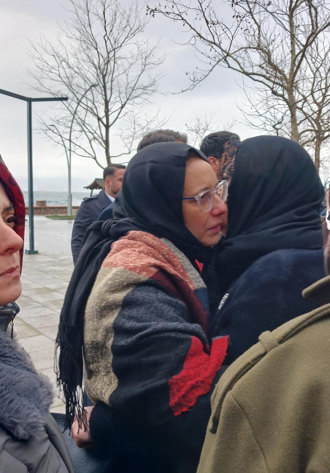 Berna Abi̇ş’i̇n Annesi̇ Son Yolculuğuna Uğurlandi (2)