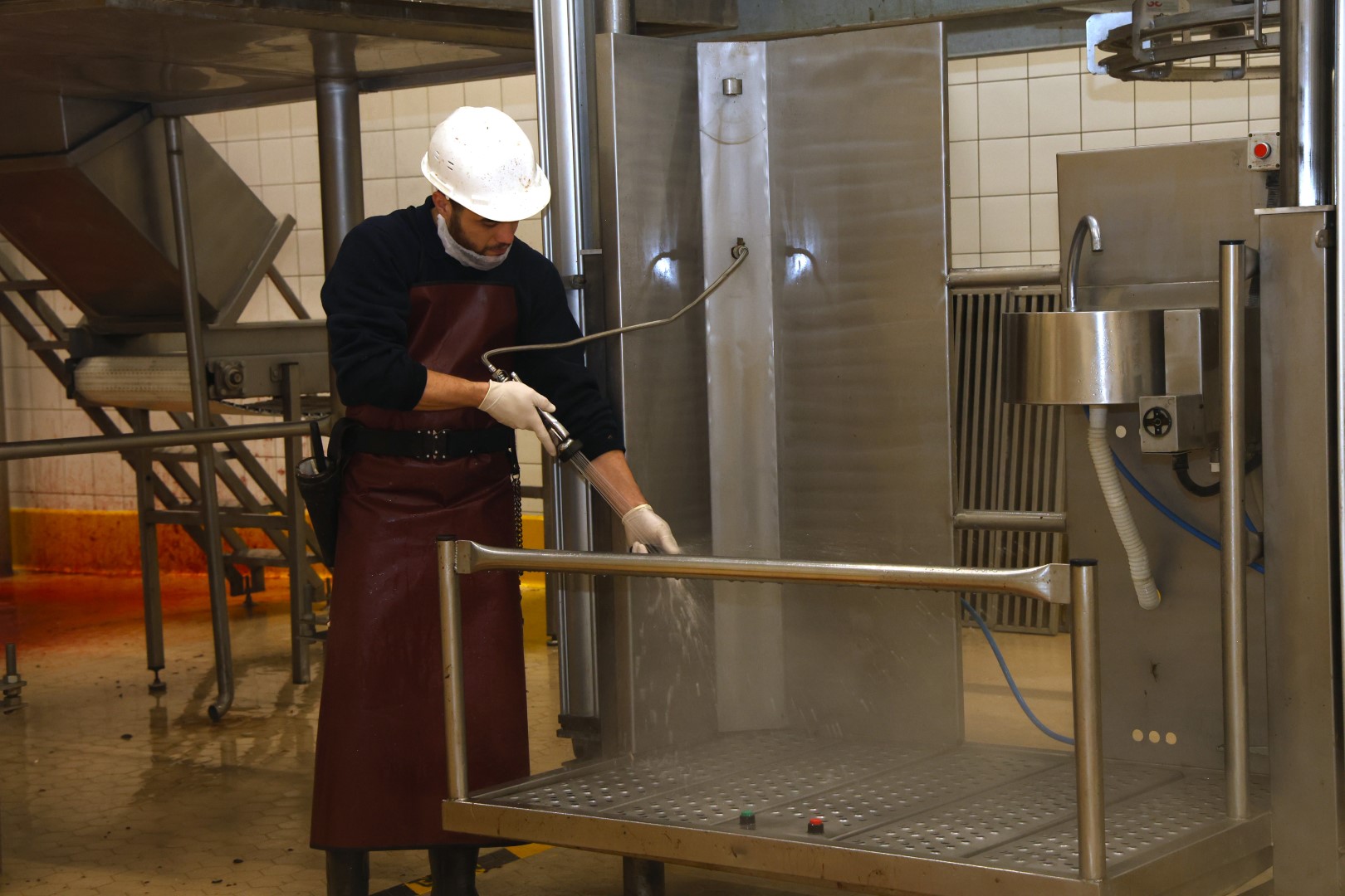 Büyükşehir Mezbahası'nda Hijyenik Ve Helal Kesim (5) (Büyük)