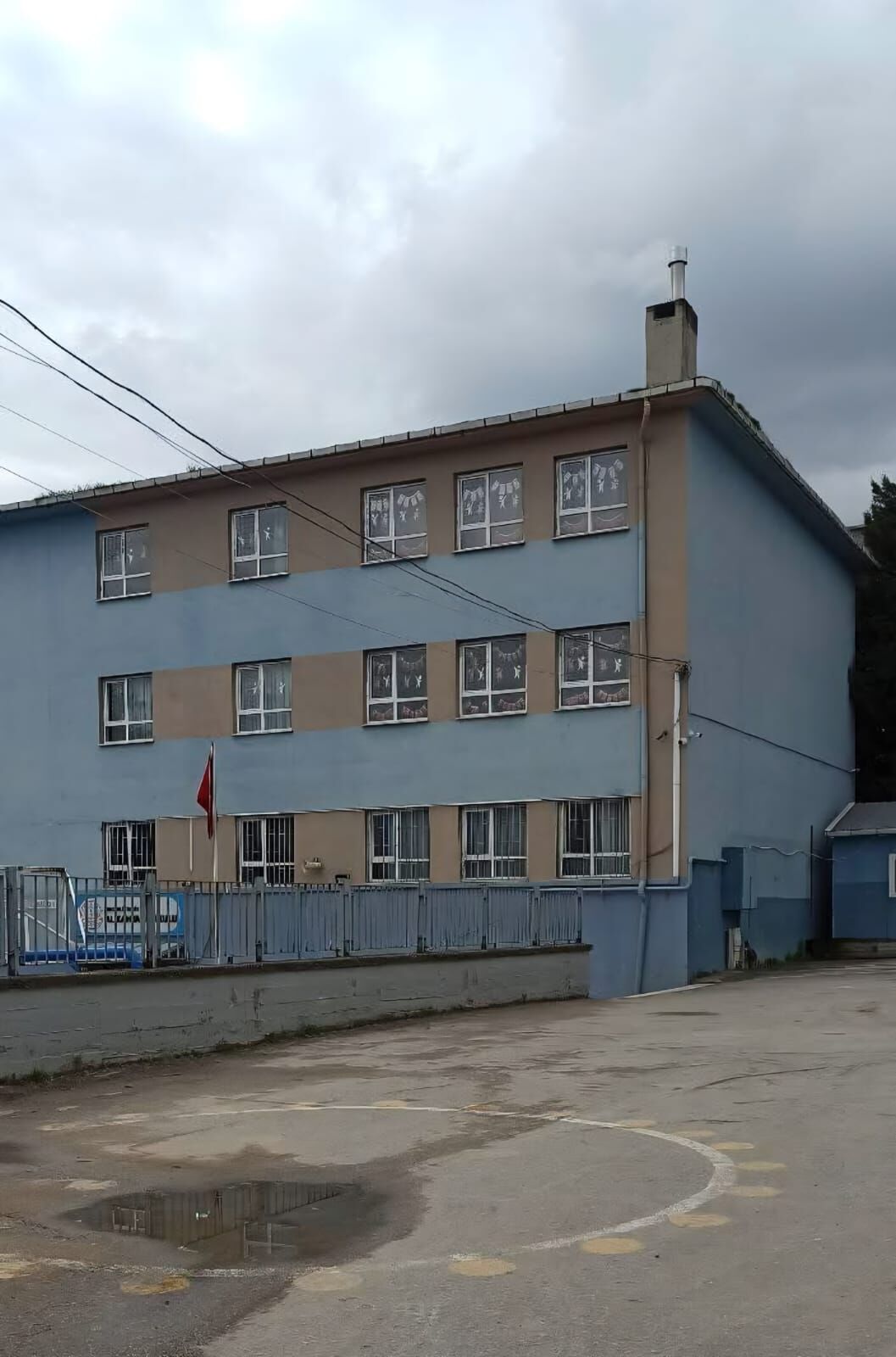 Chp’li̇ Yöneti̇ci̇den Ali̇kahya İlköğreti̇m Okulu Tepki̇si̇ (3)