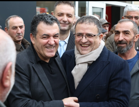 Dayanişma Mesaji Veri̇ldi̇ (3)