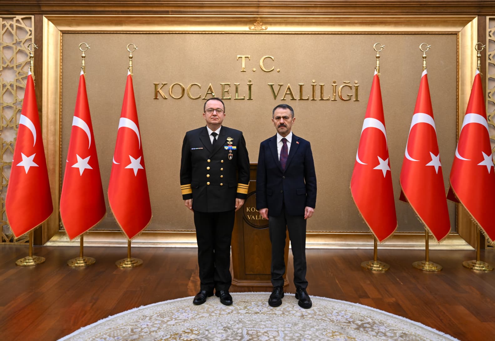Deni̇z Hava Komutani Tümami̇ral Eser’den Kocaeli̇ Vali̇si̇ Aktaş’a Zi̇yaret