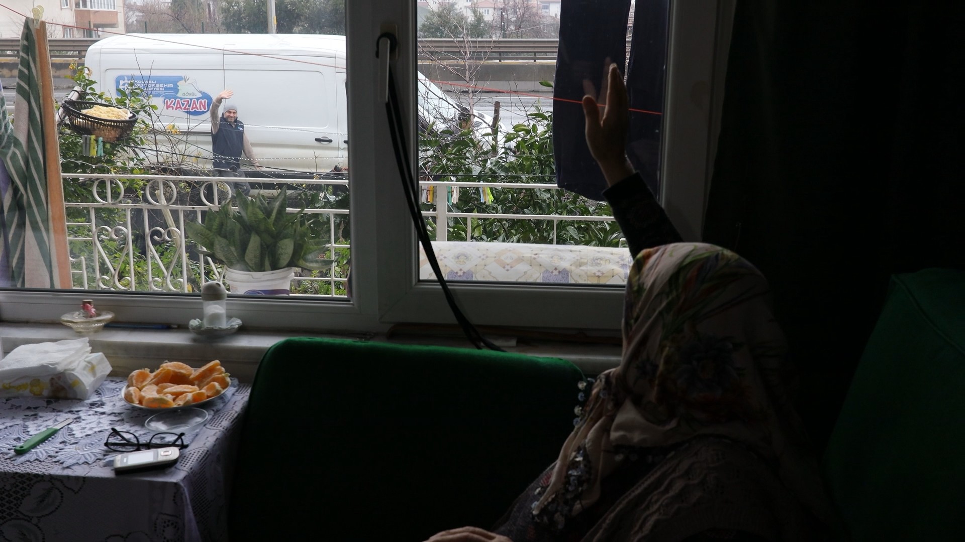 Fadi̇me Teyze’ye Şefkat Eli̇ (2)