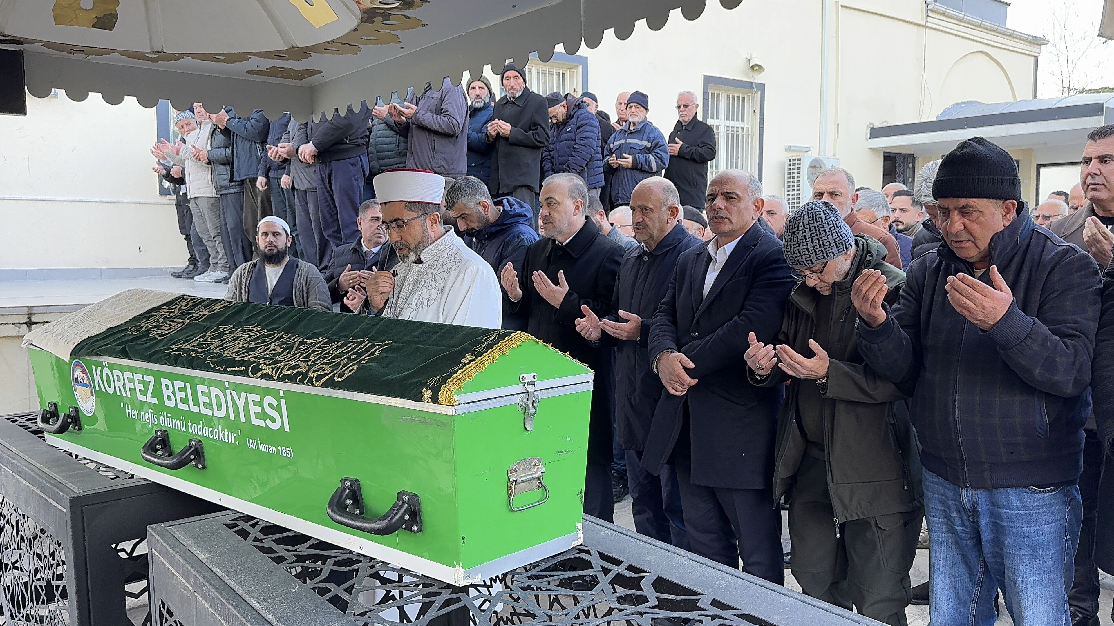 Fi̇kri̇ Işik’in Kuzeni̇ Günay Işik Son Yolculuğuna Uğurlandi (3)-1