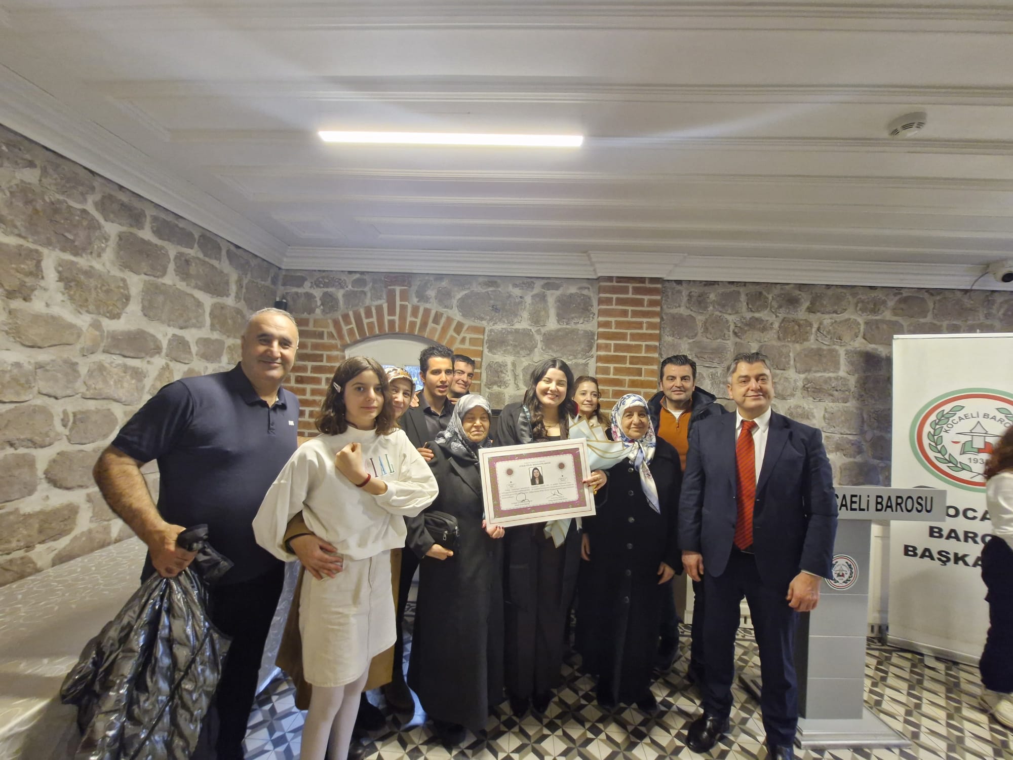 Genç Avukat Fatima Aybi̇ke Çeti̇n Mesleğe İlk Adimini Atti (13)