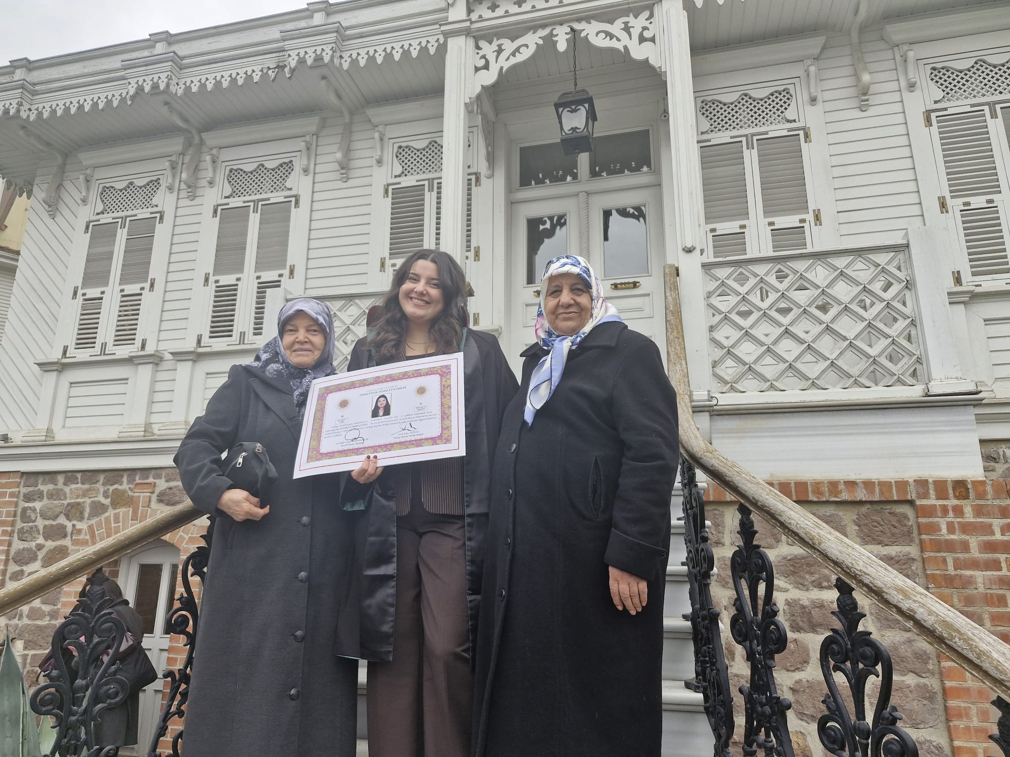 Genç Avukat Fatima Aybi̇ke Çeti̇n Mesleğe İlk Adimini Atti (4)