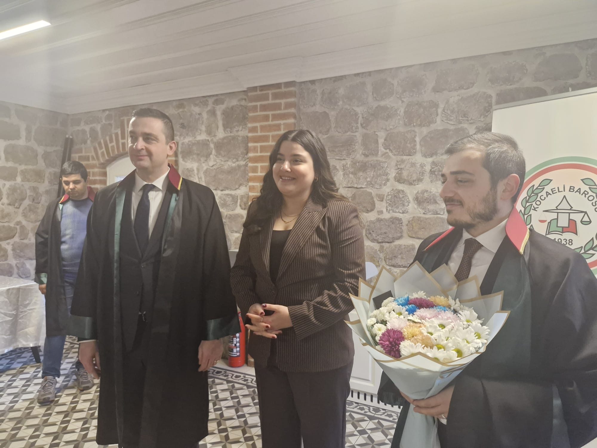 Genç Avukat Fatima Aybi̇ke Çeti̇n Mesleğe İlk Adimini Atti (8)