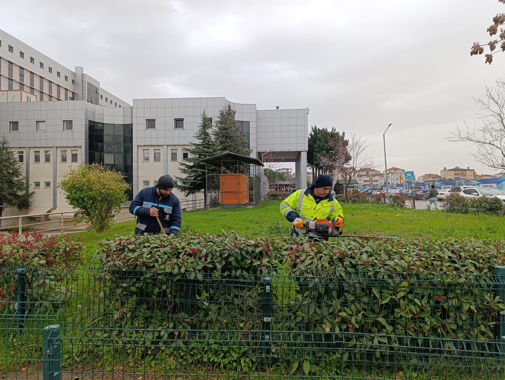 Hastane Bahçeleri Büyükşehir'le Daha Güzel (2)
