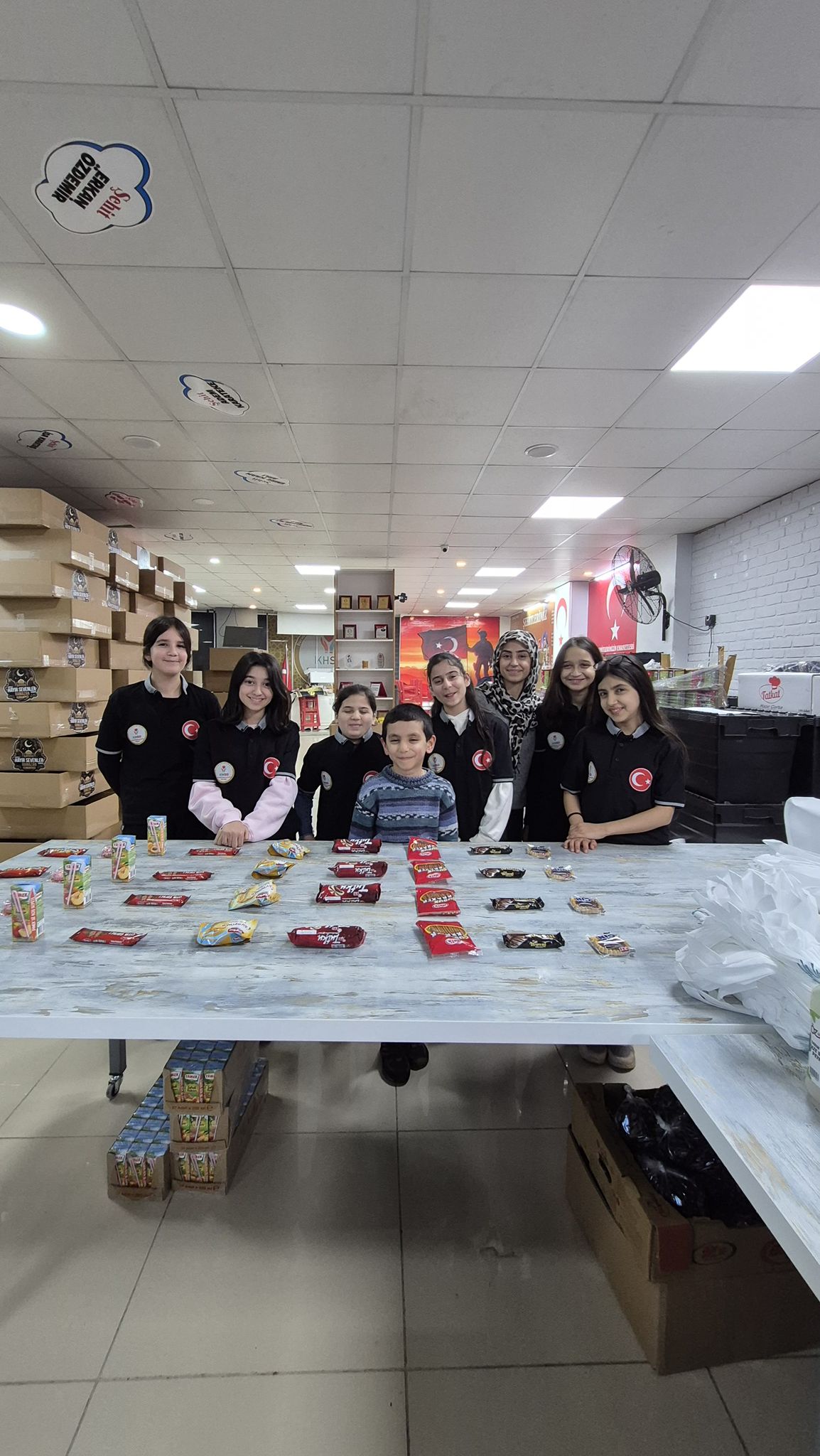 Hayirsevenler Derneği̇ Sahada! Ramazan Öncesi̇ Bi̇nlerce Sofraya Umut Oldular (3)