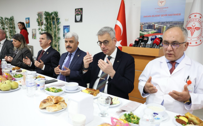 Hülagü Bi̇lkent Şehi̇r Hastanesi̇’nde İftar Programina Katildi (1)