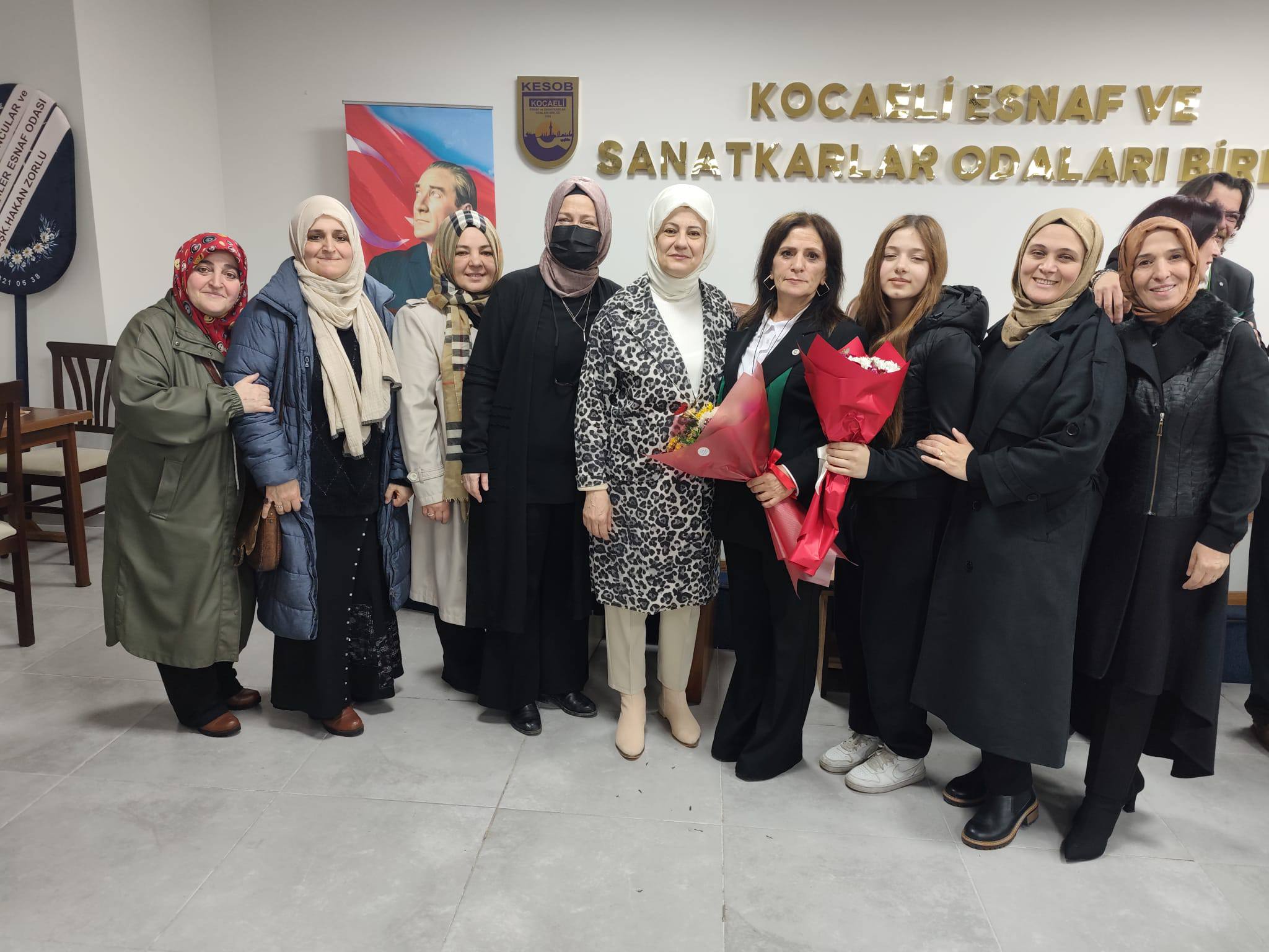 Hülya Aydin’dan Terzi̇ler Odasina Yeni̇den Seçi̇len Şazi̇ye Hane Kahrimanli’ya Tebri̇k (1)