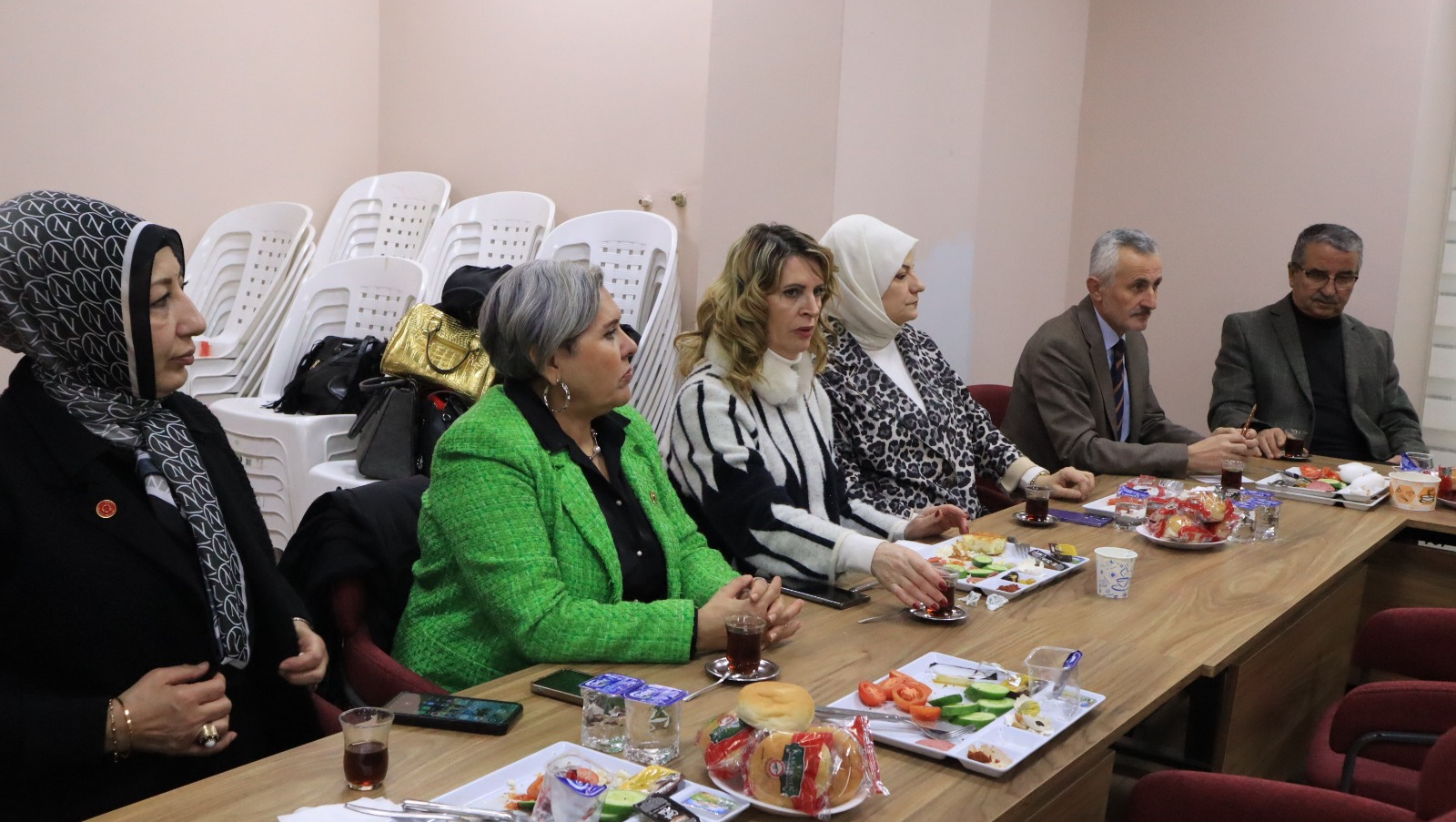 İzmi̇t Beledi̇yesi̇ Beki̇rpaşa Muhtarlariyla Buluştu 3