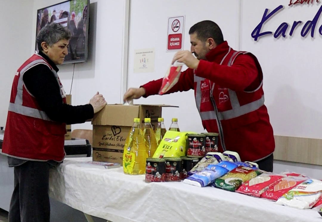 İzmi̇t Beledi̇yesi̇ Ramazan Koli̇si̇ Ve Bağiş Çağrisi Başladi 2