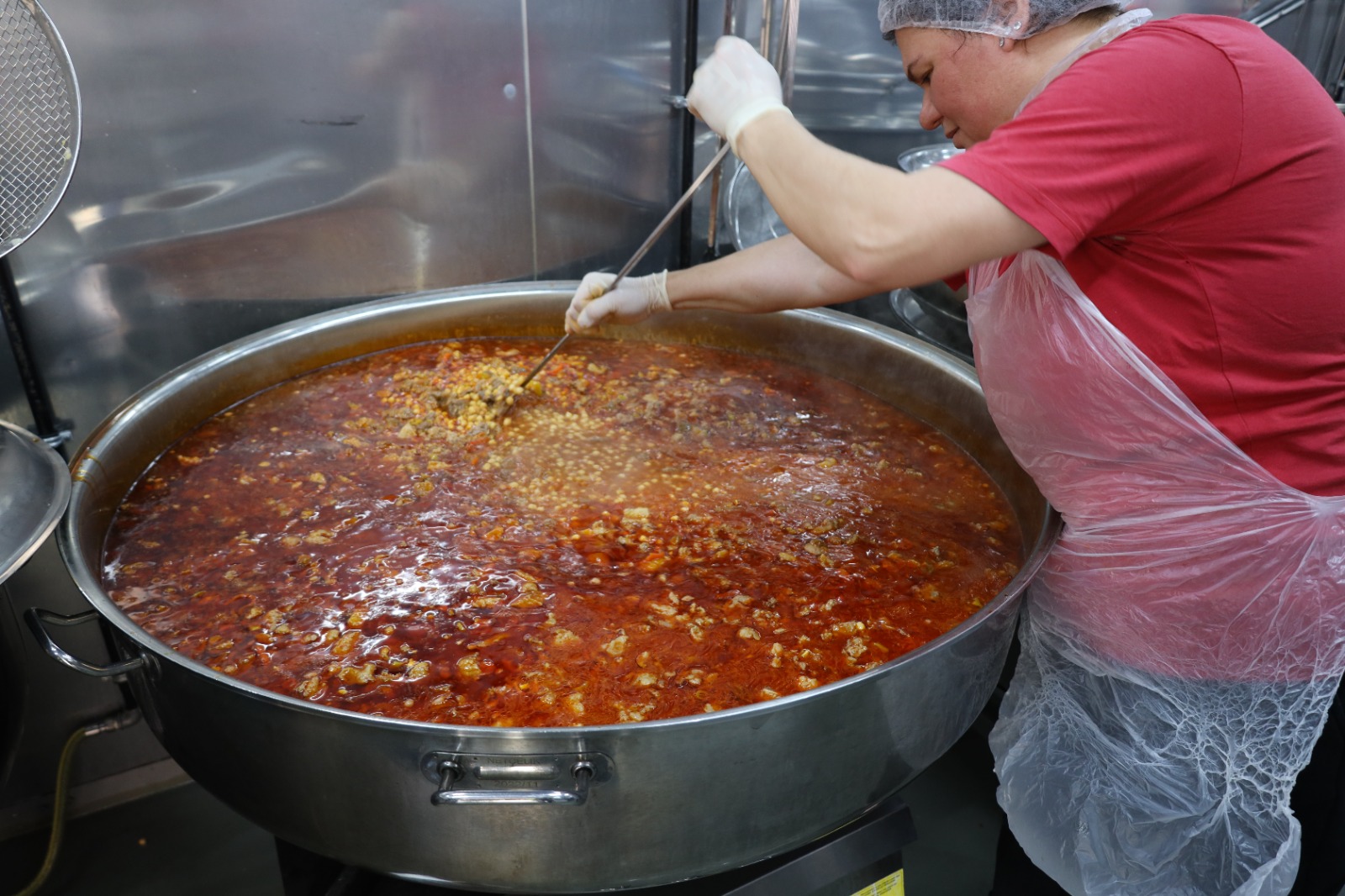 İzmi̇t Beledi̇yesi̇’nden Ramazan Dayanişmasi Her Gün 1.000 Ki̇şi̇li̇k Ücretsi̇z İftar (1)