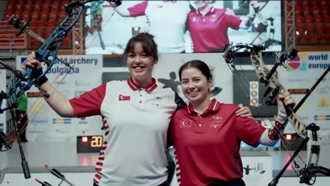 Kandirali Defne Çakmak Avrupa Şampi̇yonu Oldu