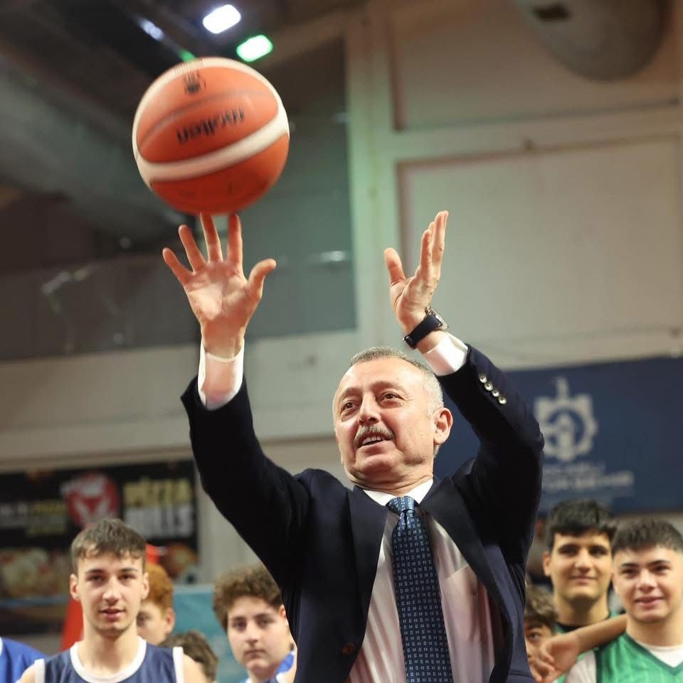 Kardeş Pasi Şampi̇yonasi’nda İlk Düdüğü Çaldi (6)