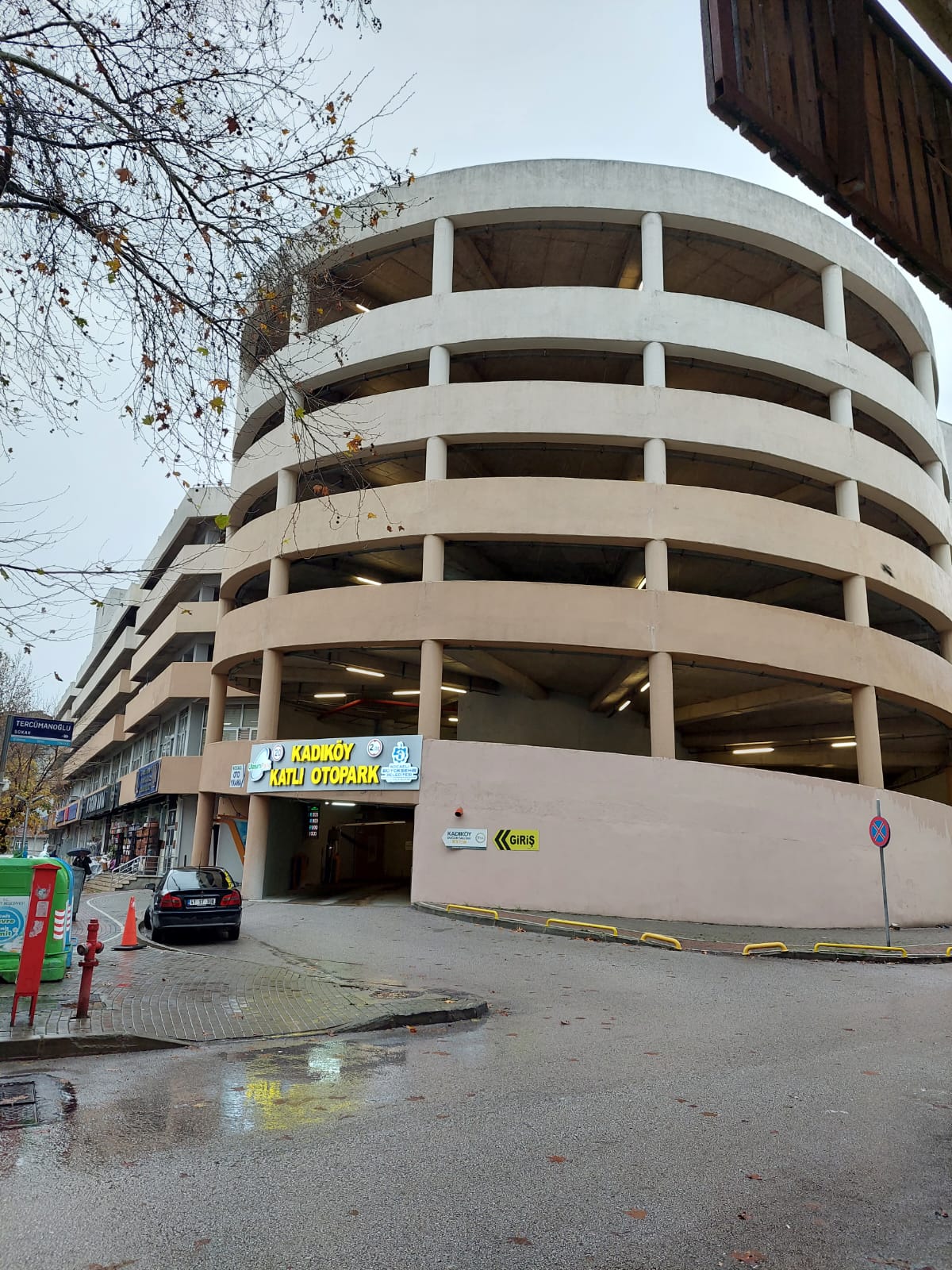 Kocaeli Adliyesi Çalışanları Üzgün Ücretli Otopark Tepkisi