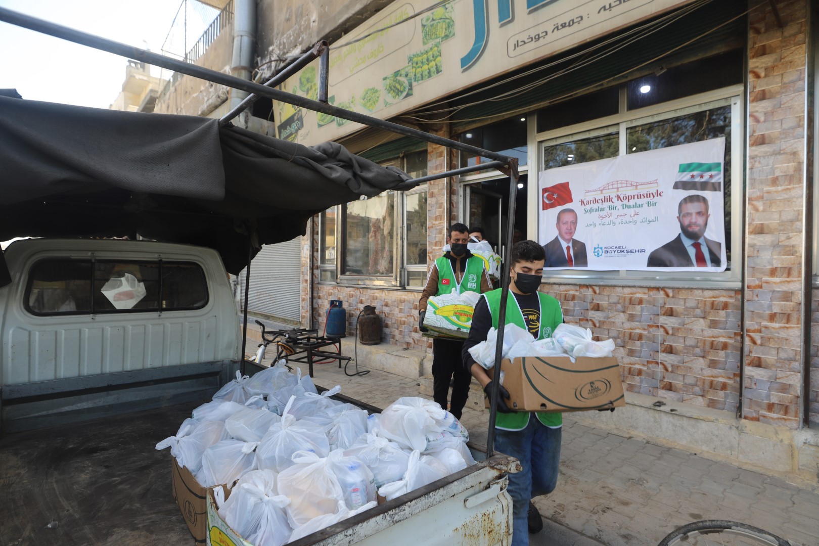 Kocaeli̇ Büyükşehi̇r Beledi̇yesi̇’nden Rakka’da 1000 Ki̇şi̇li̇k İftar 2