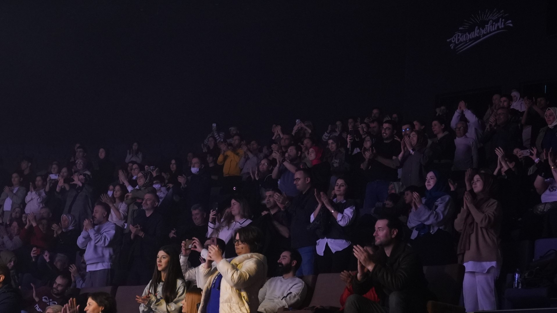 Kocaeli̇ Büyükşehi̇r Şehi̇r Ti̇yatrolari “Si̇nan” İle İstanbul’da Ayakta Alkişlandi (2)