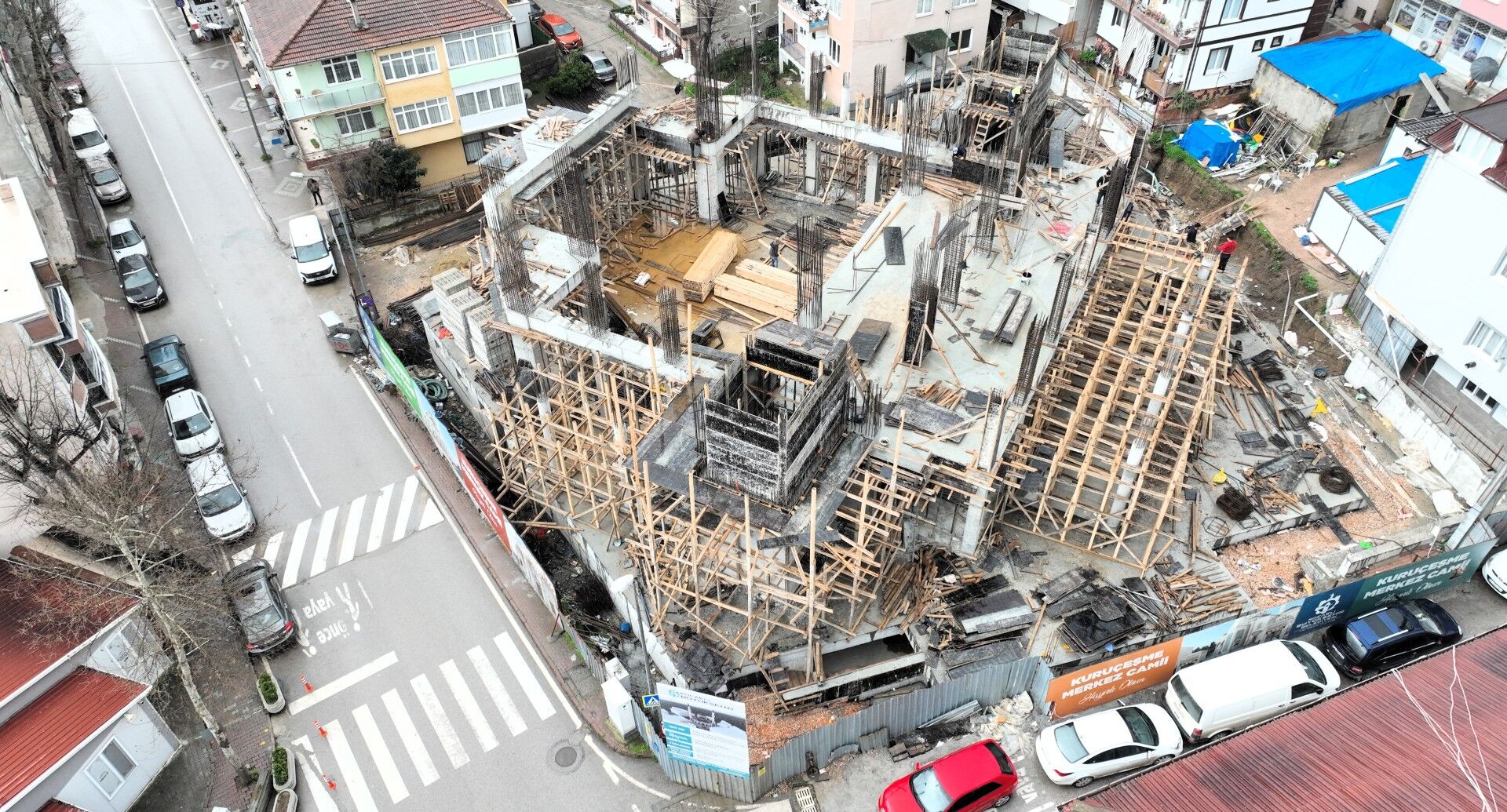 Kocaeli̇ Büyükşehi̇r’den Kuruçeşme Merkez Cami̇i̇’ne 90 Mi̇lyon Li̇ralik Destek (5)