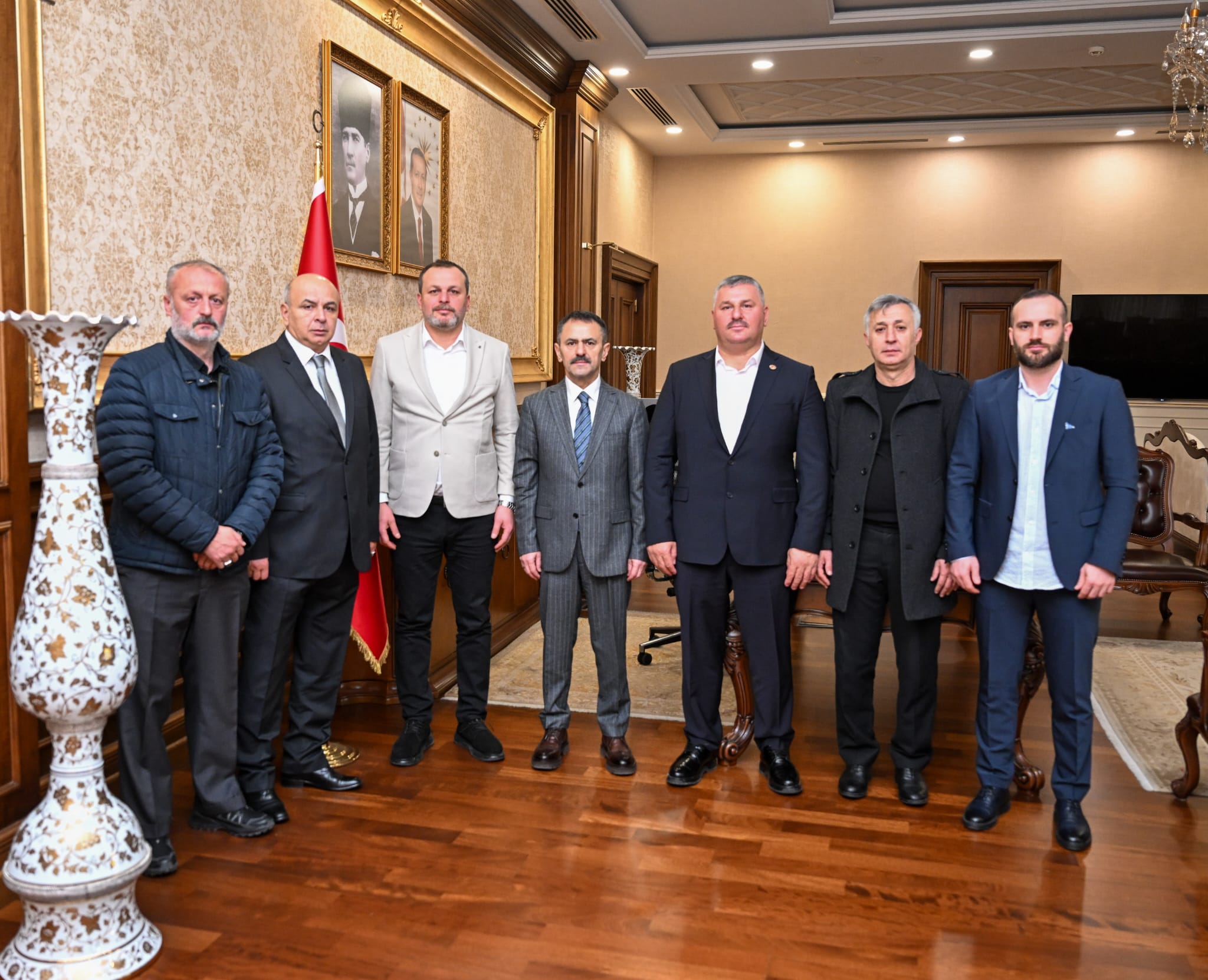 Kocaeli̇ Şoförler Odasi Başkani Seyfi̇ Özkar’dan Vali̇ Aktaş’a Zi̇yaret 1