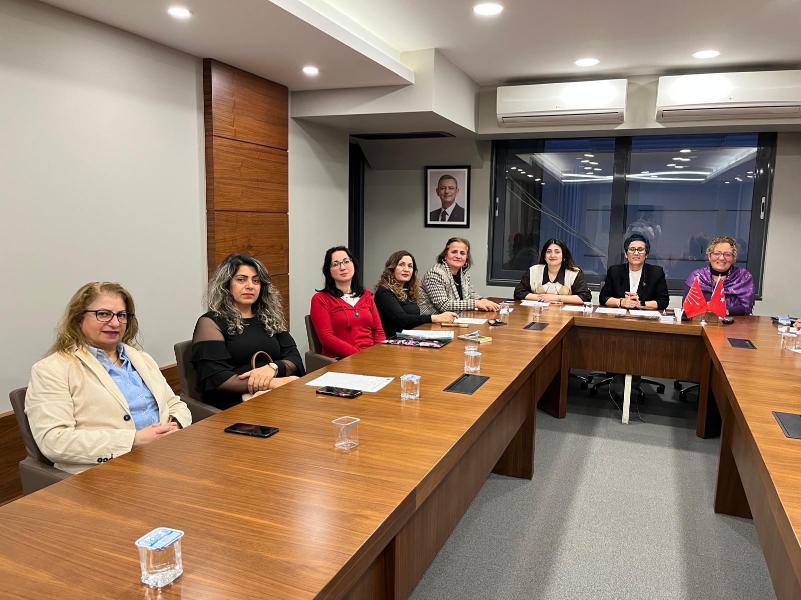 Kocaeli̇’de Chp’li̇ Kadinlar Sorunlari Masaya Yatirdi (3)