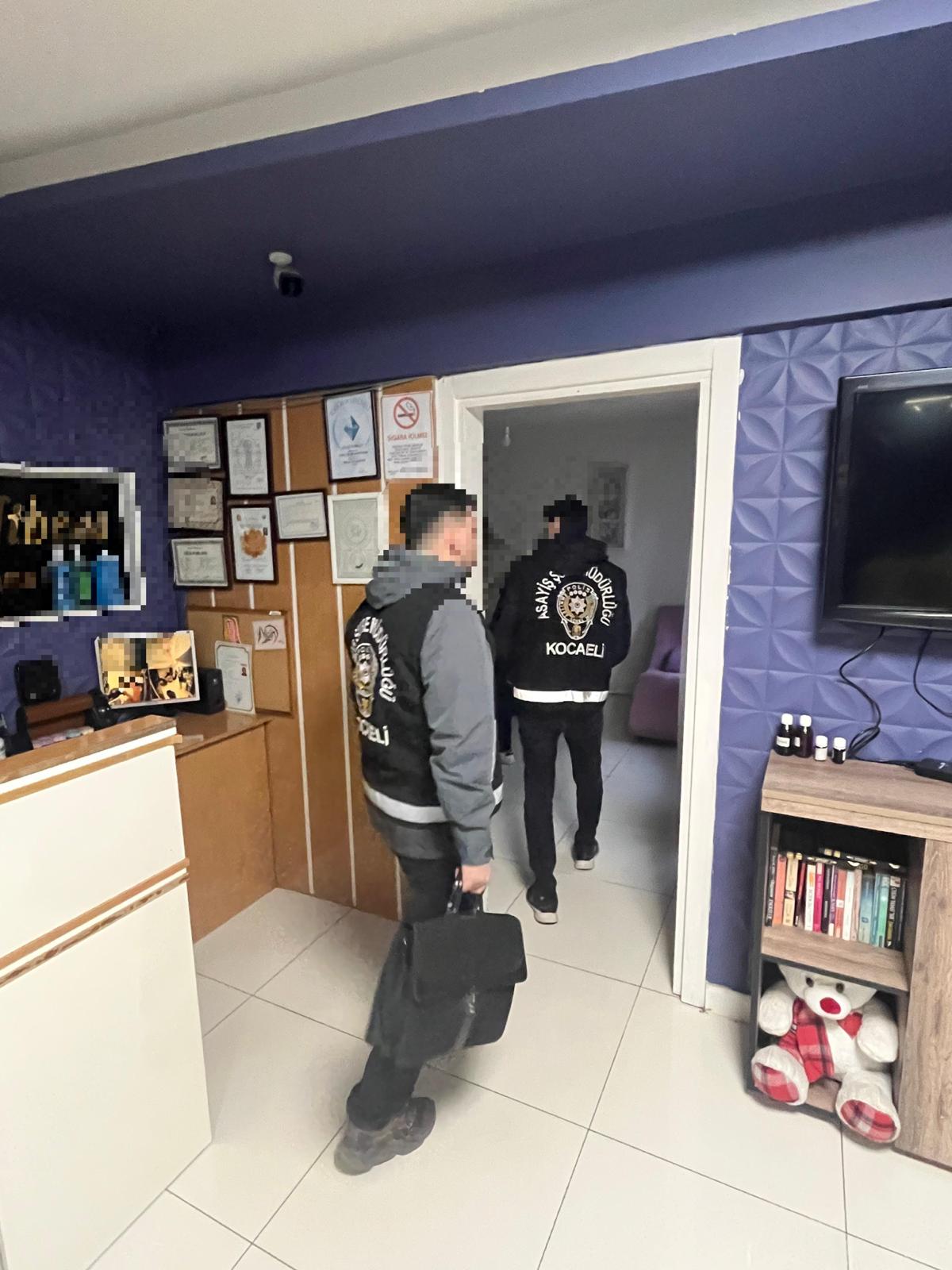 Kocaeli̇’de Masaj Salonlarina Sert Darbe (2)