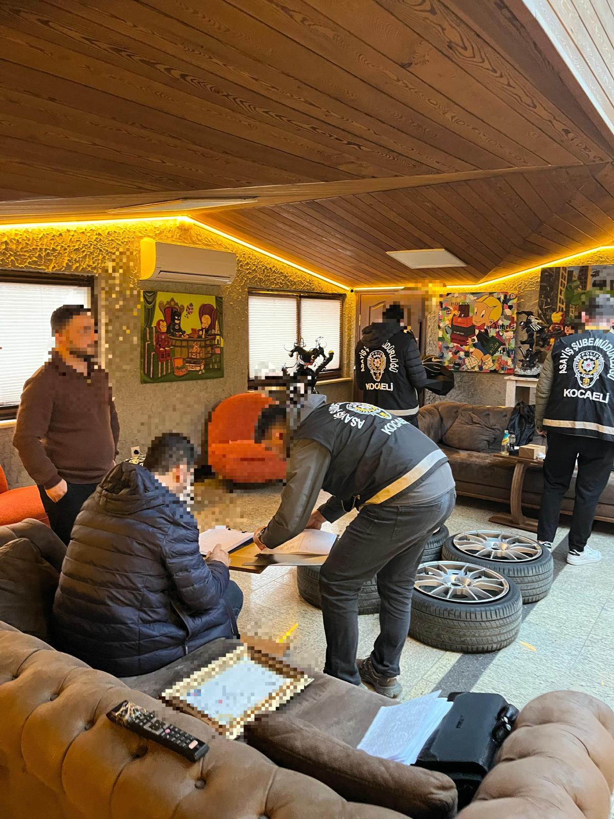 Kocaeli̇’de Masaj Salonlarina Sert Darbe (3)