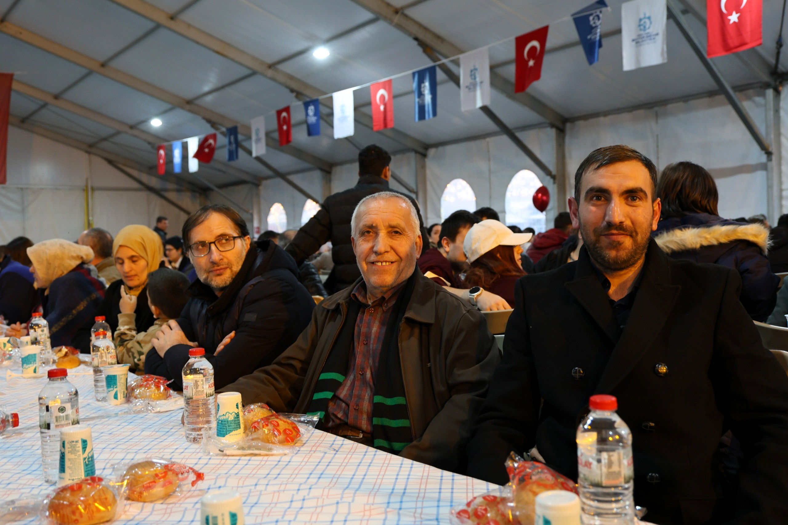 Kocaeli̇’de Ramazan Çadiri Bi̇rli̇k Sofrasi Oldu (5)