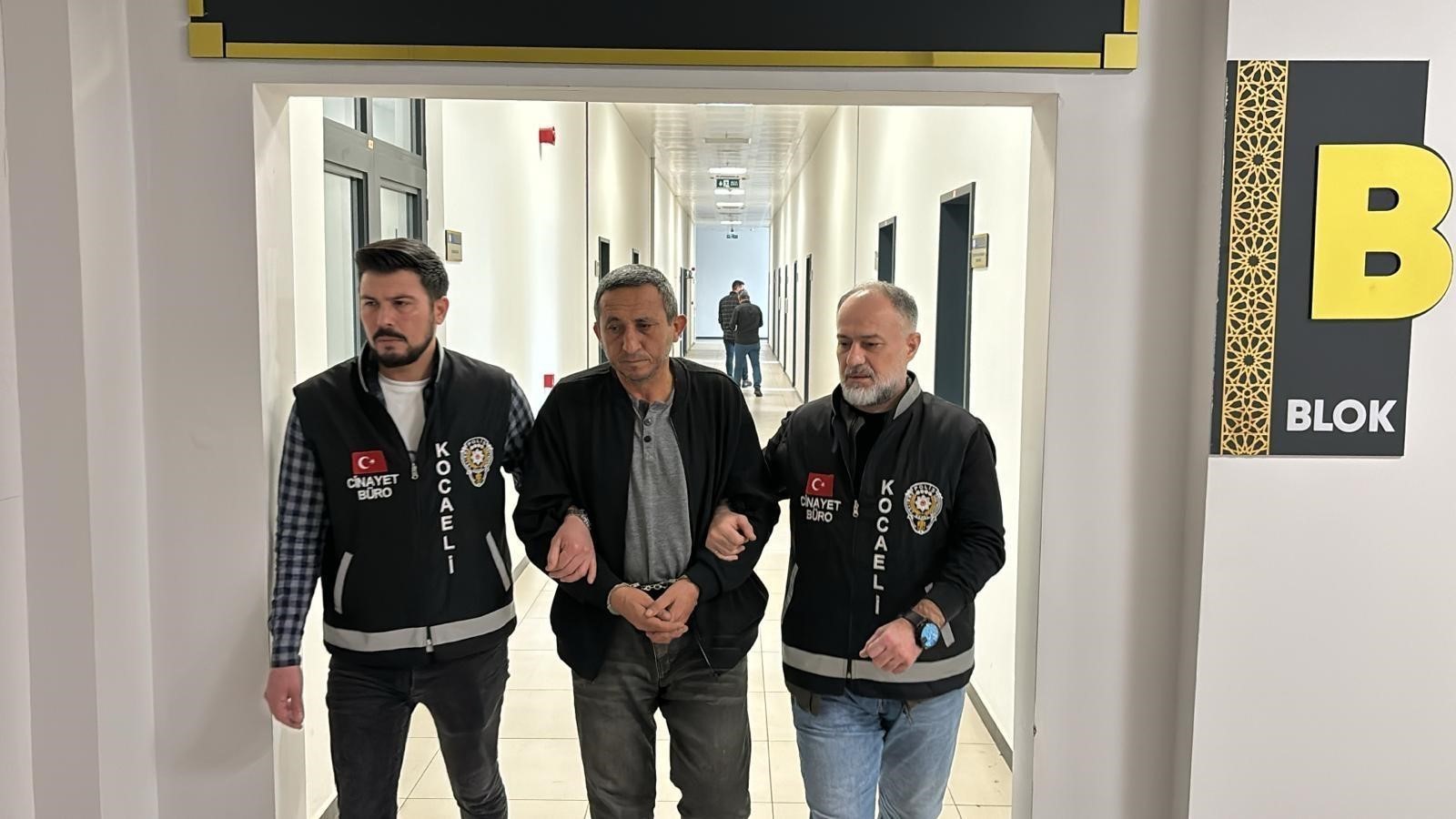 Kocaeli̇'de Servi̇s Şoförünü Öldüren Saniğa İstenen Ceza Belli̇ Oldu 04