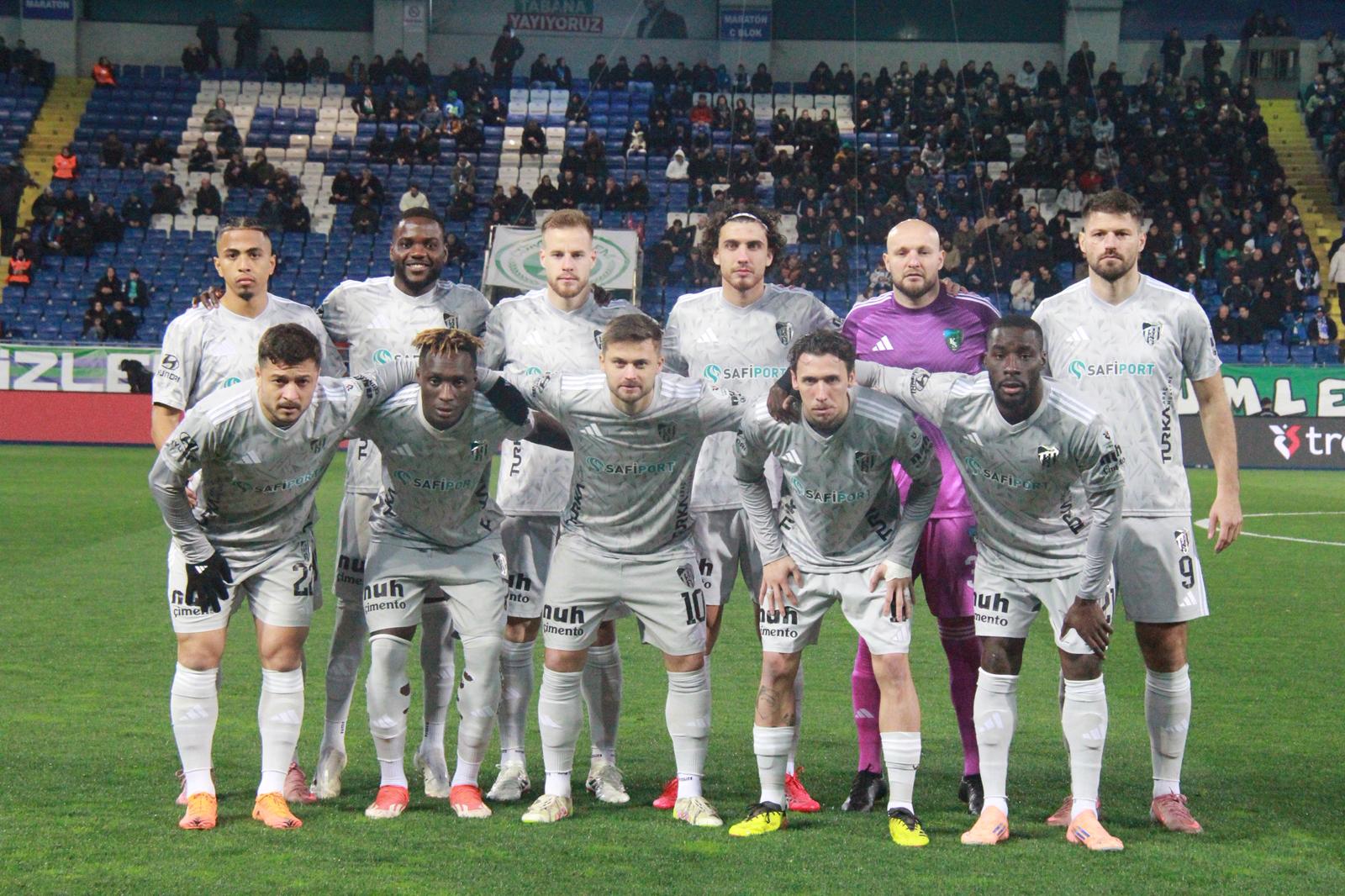 Kocaeli̇spor Ri̇ze Deplasmaninda Canli Maç Taki̇bi̇, (2)